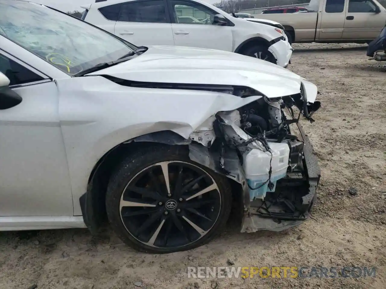 9 Photograph of a damaged car 4T1BZ1HK6KU028340 TOYOTA CAMRY 2019