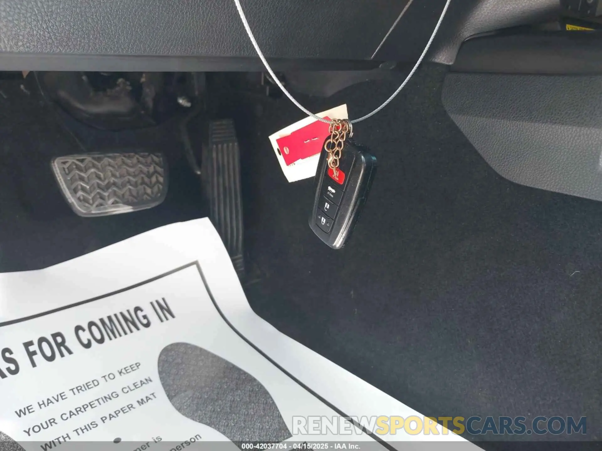11 Photograph of a damaged car 4T1BZ1HK6KU032078 TOYOTA CAMRY 2019