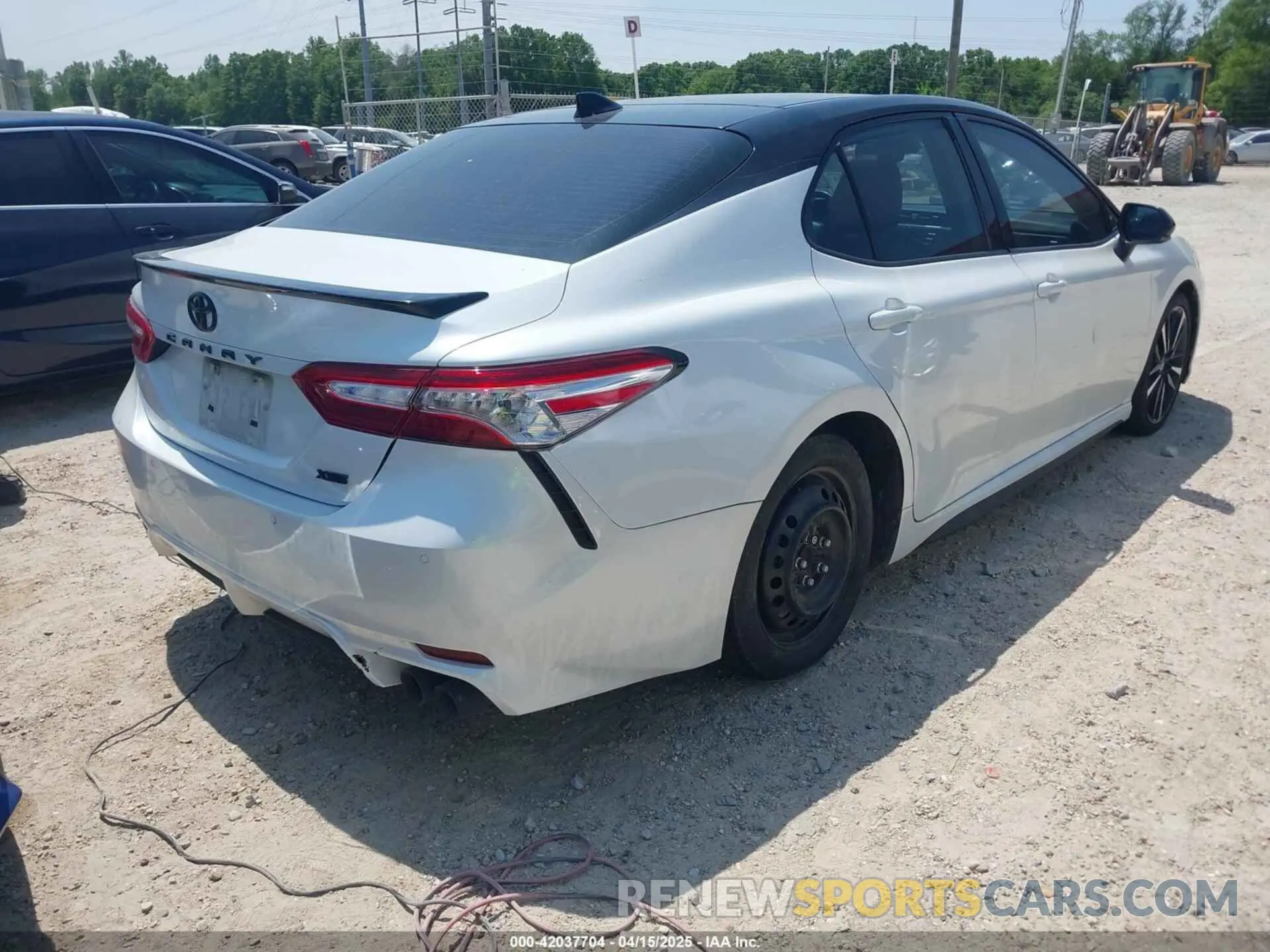 4 Photograph of a damaged car 4T1BZ1HK6KU032078 TOYOTA CAMRY 2019