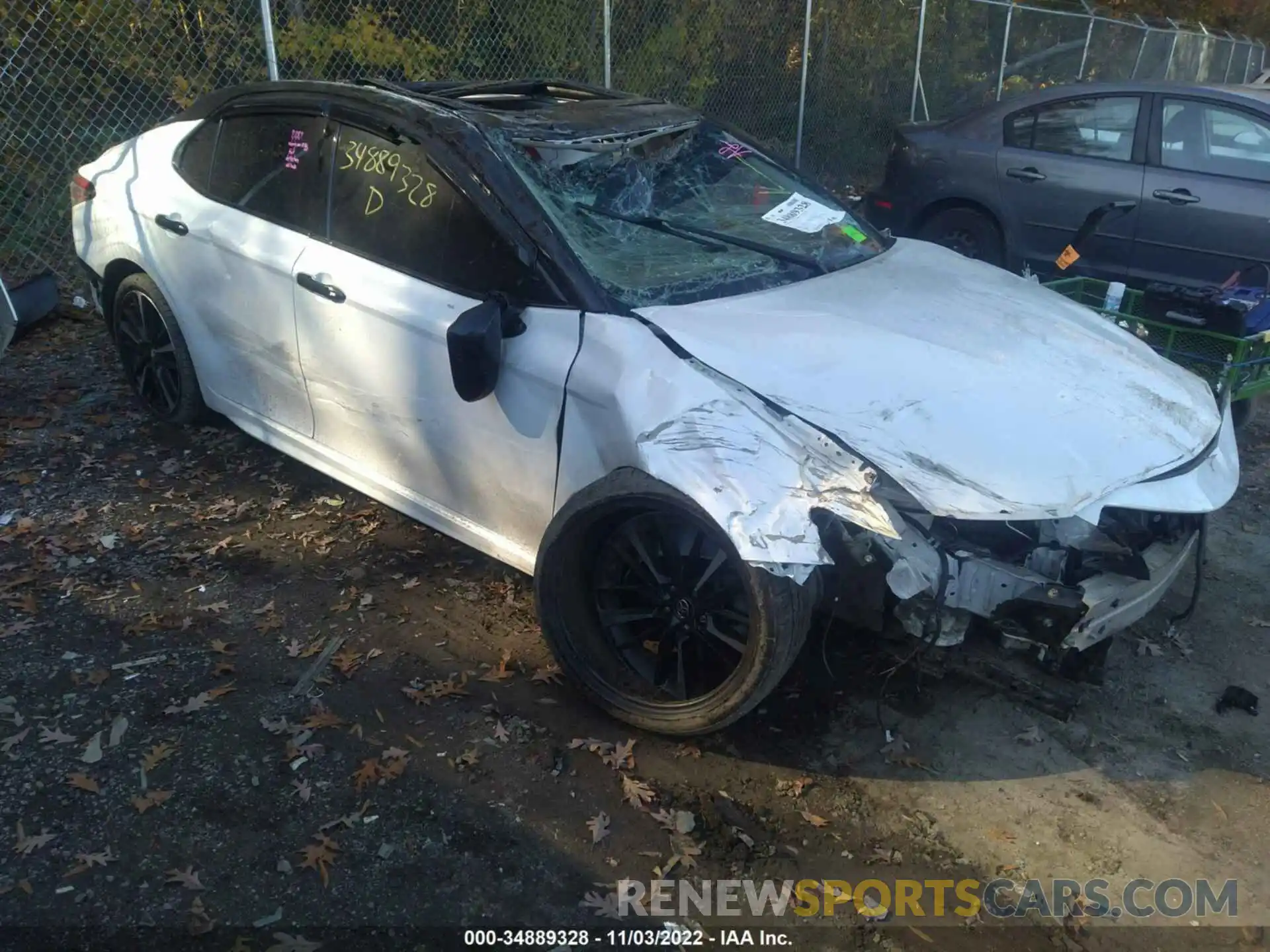 1 Photograph of a damaged car 4T1BZ1HK6KU033098 TOYOTA CAMRY 2019