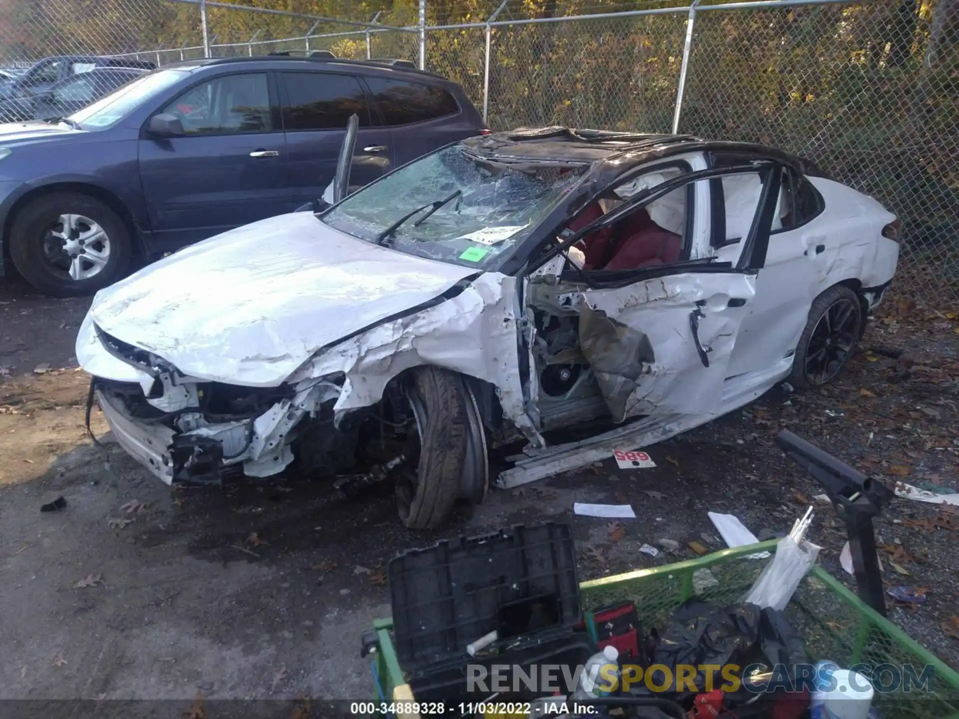 2 Photograph of a damaged car 4T1BZ1HK6KU033098 TOYOTA CAMRY 2019