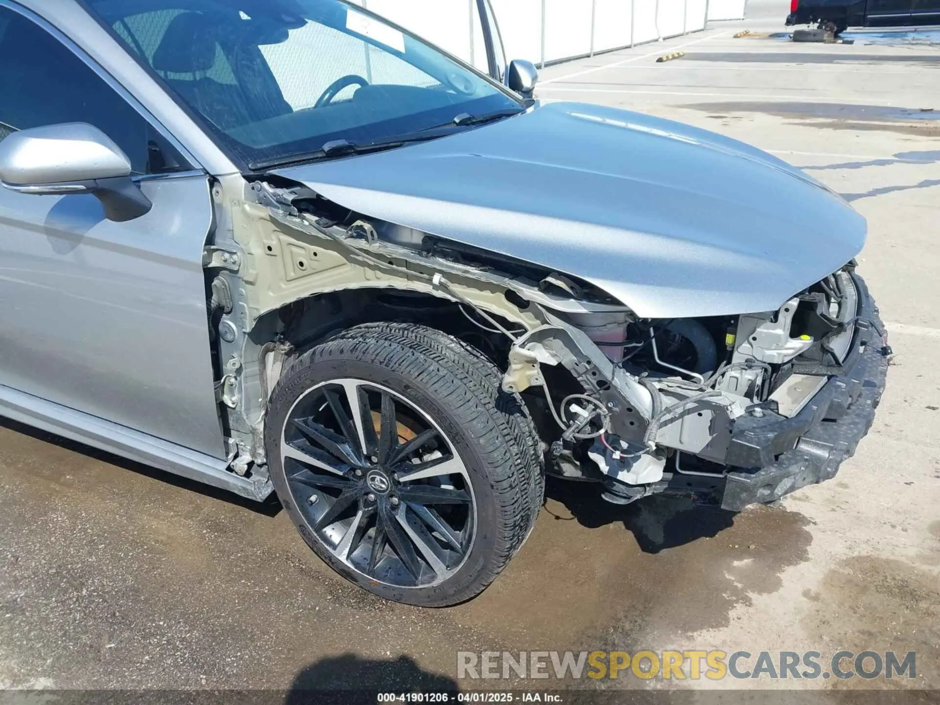 18 Photograph of a damaged car 4T1BZ1HK7KU025866 TOYOTA CAMRY 2019