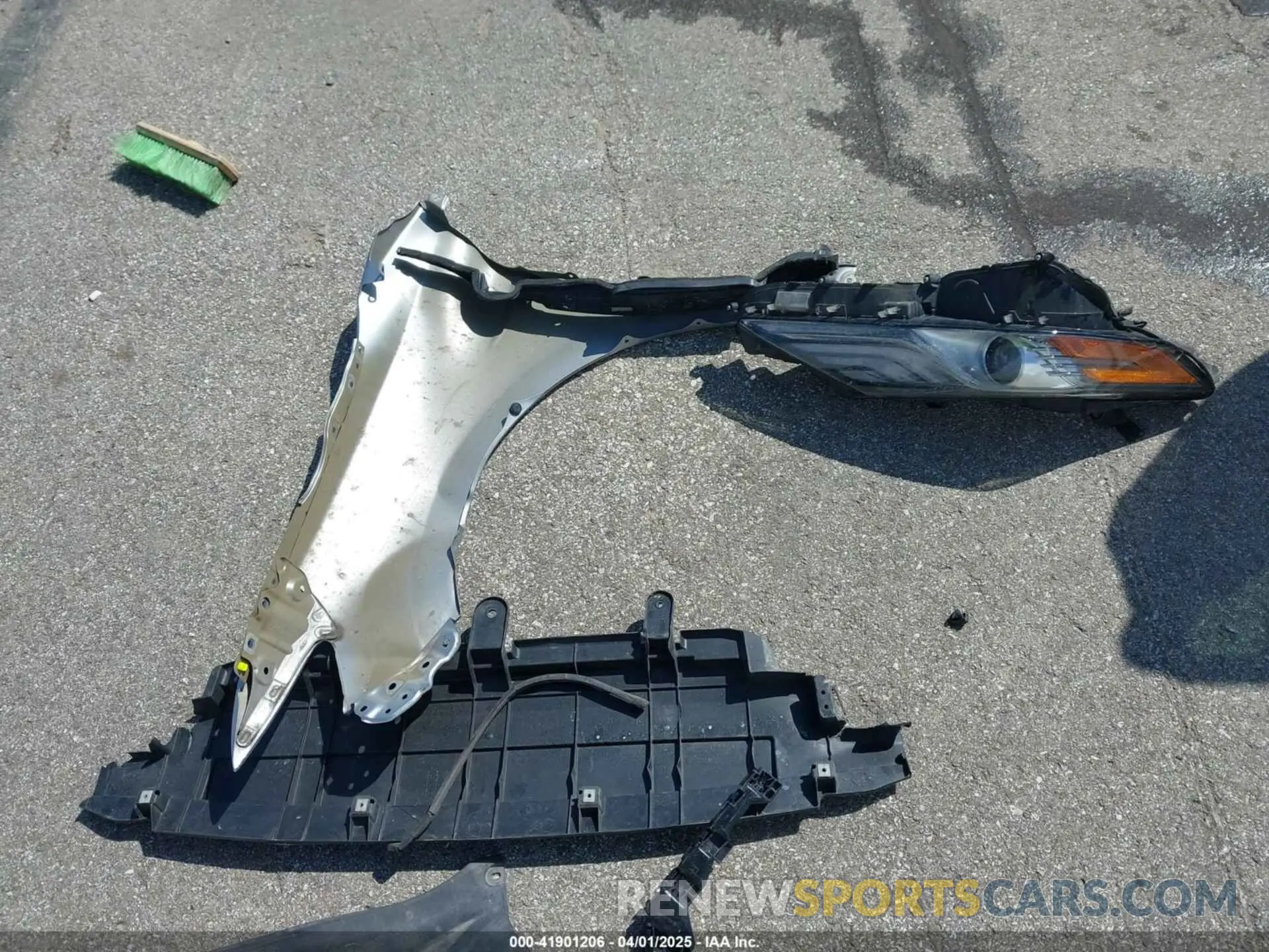 19 Photograph of a damaged car 4T1BZ1HK7KU025866 TOYOTA CAMRY 2019