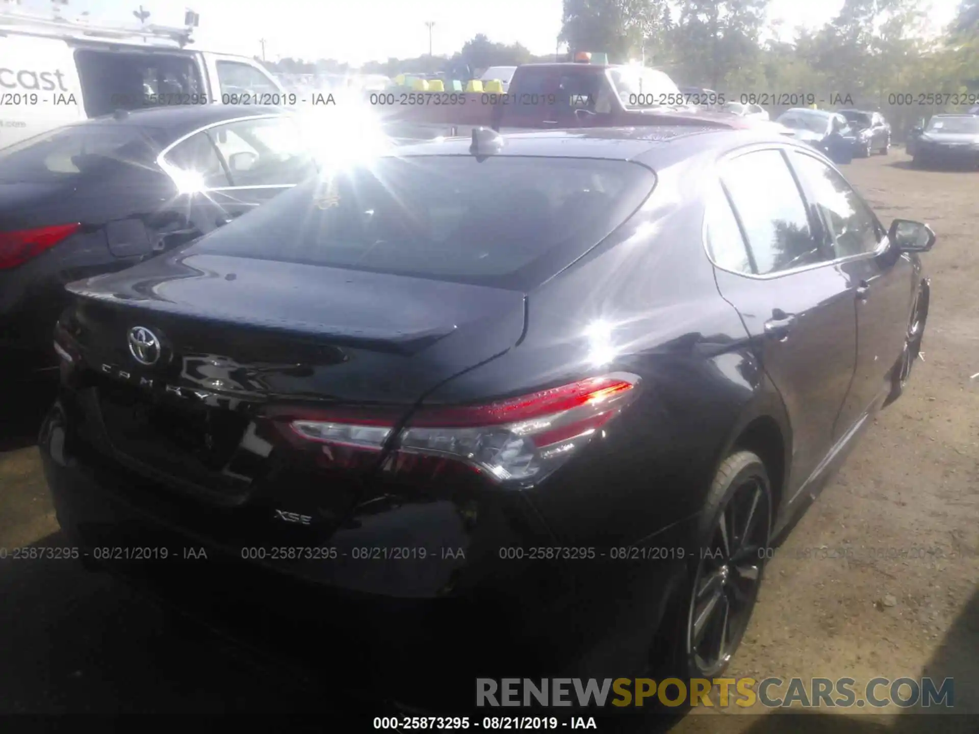 4 Photograph of a damaged car 4T1BZ1HK7KU030372 TOYOTA CAMRY 2019