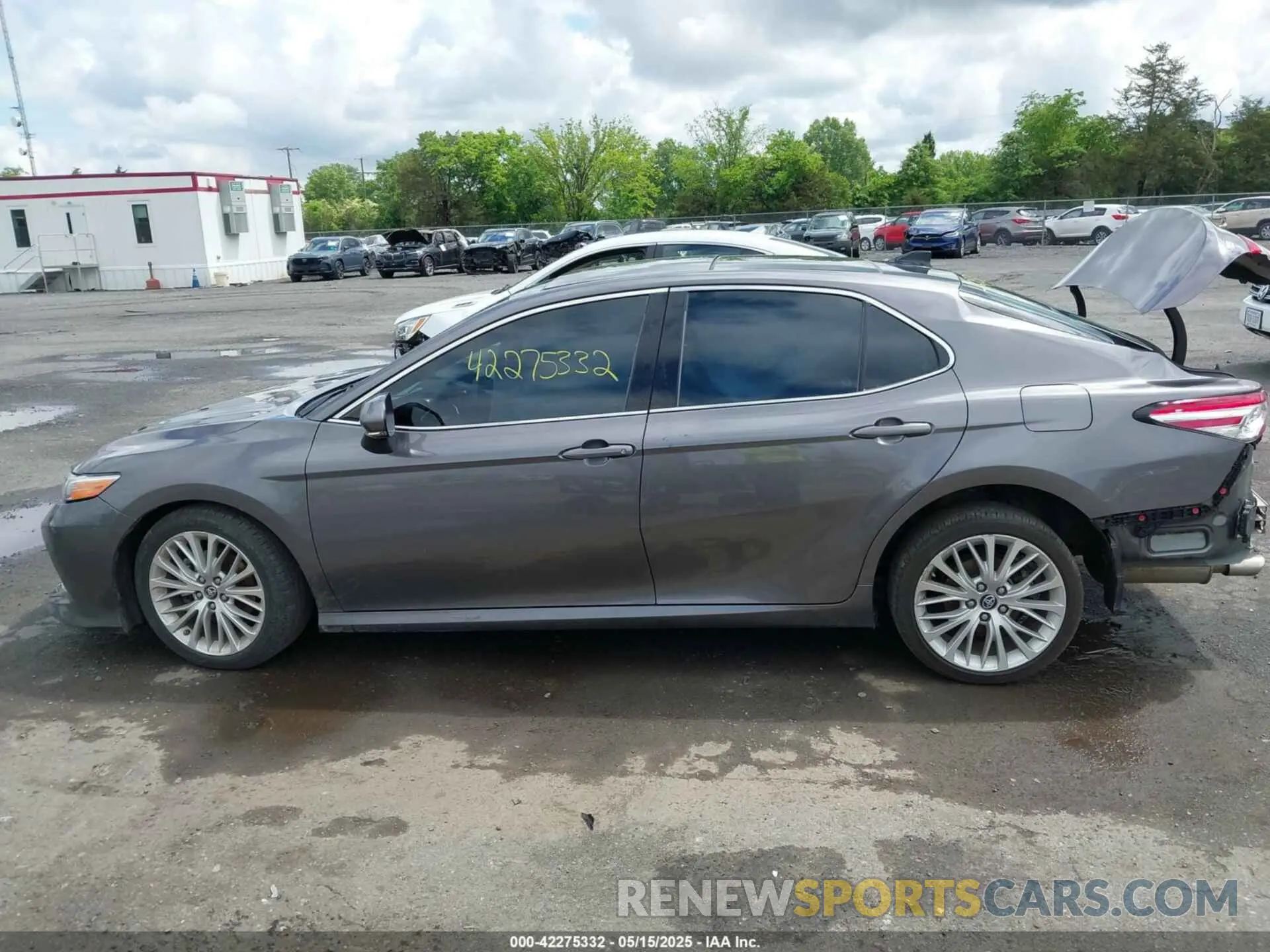 15 Photograph of a damaged car 4T1BZ1HK7KU031229 TOYOTA CAMRY 2019