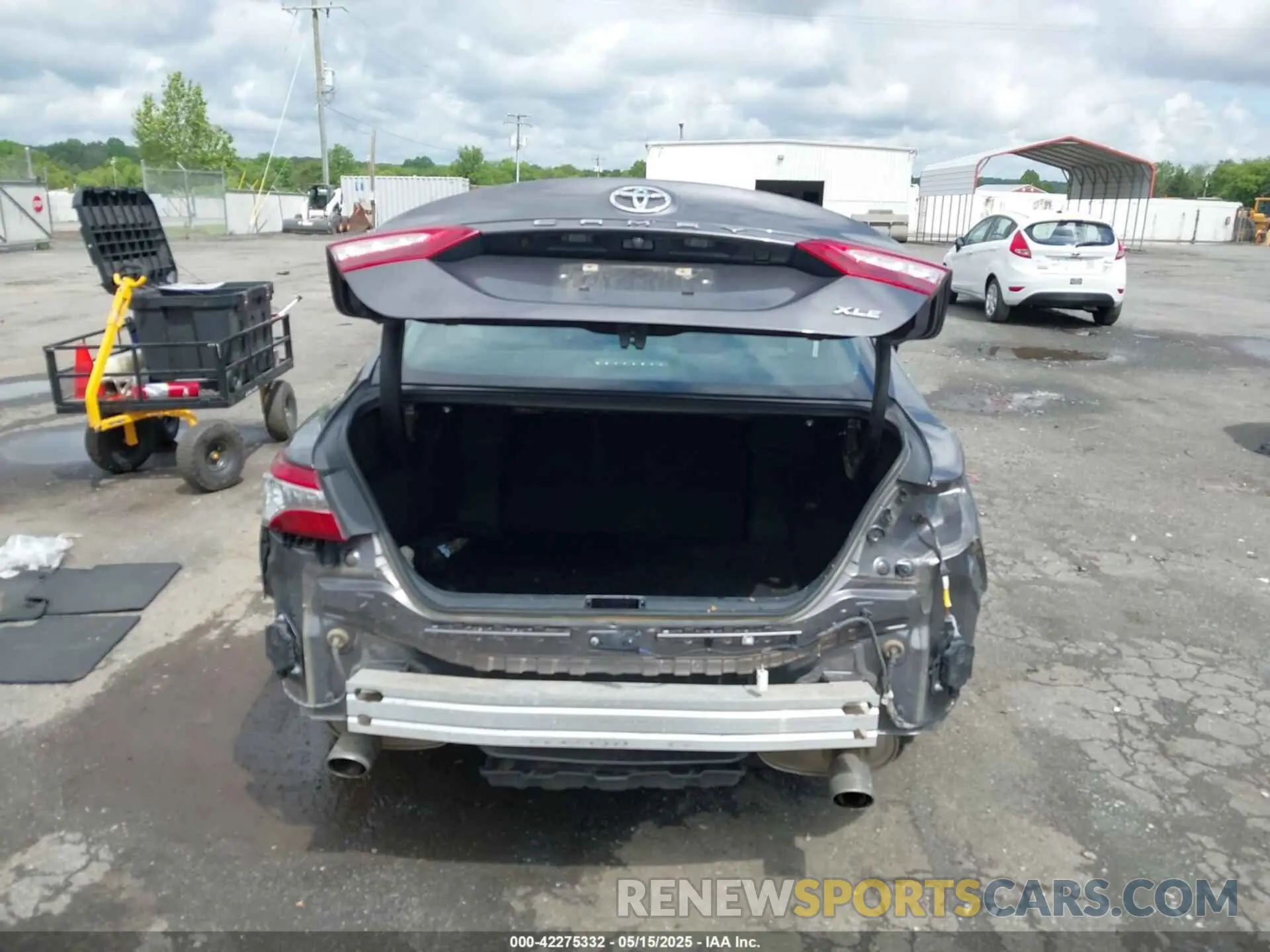 17 Photograph of a damaged car 4T1BZ1HK7KU031229 TOYOTA CAMRY 2019