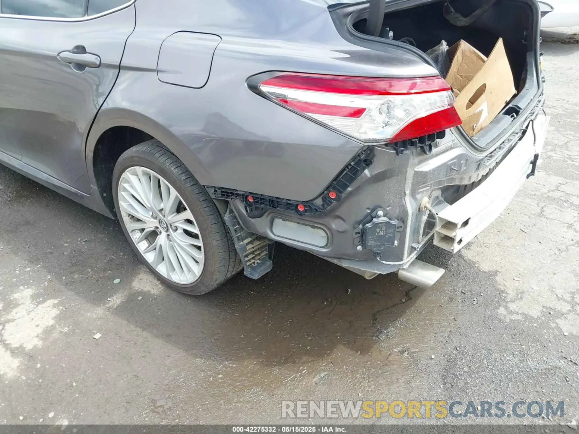 6 Photograph of a damaged car 4T1BZ1HK7KU031229 TOYOTA CAMRY 2019
