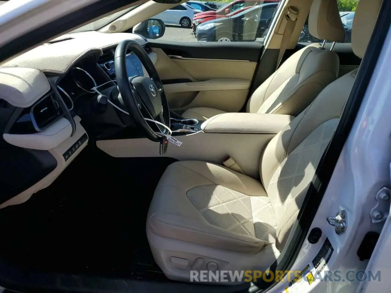 7 Photograph of a damaged car 4T1BZ1HK7KU507351 TOYOTA CAMRY 2019