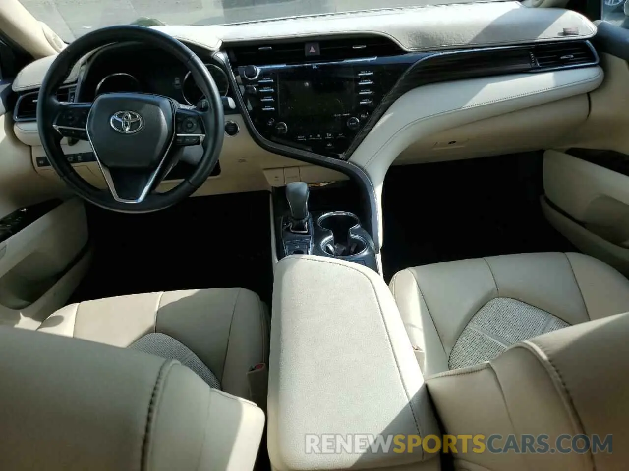 8 Photograph of a damaged car 4T1BZ1HK7KU507351 TOYOTA CAMRY 2019
