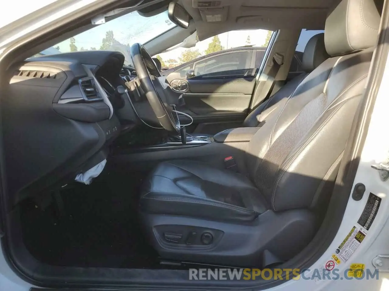 7 Photograph of a damaged car 4T1BZ1HK7KU507480 TOYOTA CAMRY 2019