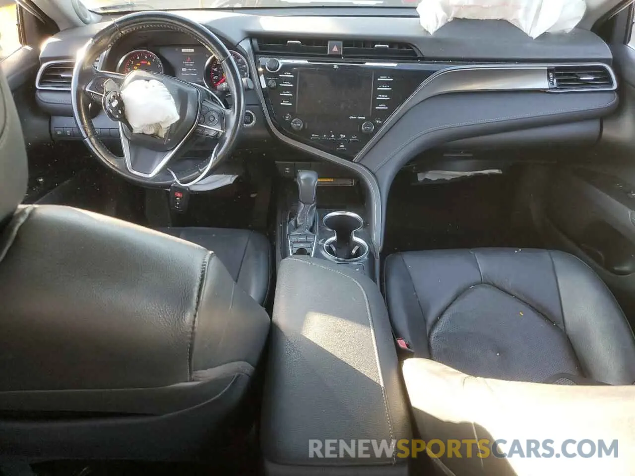 8 Photograph of a damaged car 4T1BZ1HK7KU507480 TOYOTA CAMRY 2019