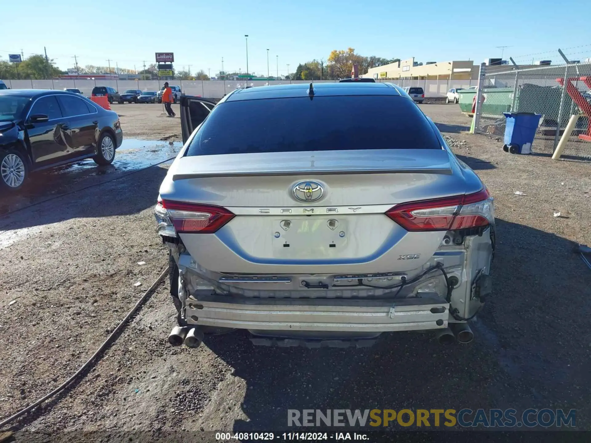 17 Photograph of a damaged car 4T1BZ1HK8KU023768 TOYOTA CAMRY 2019