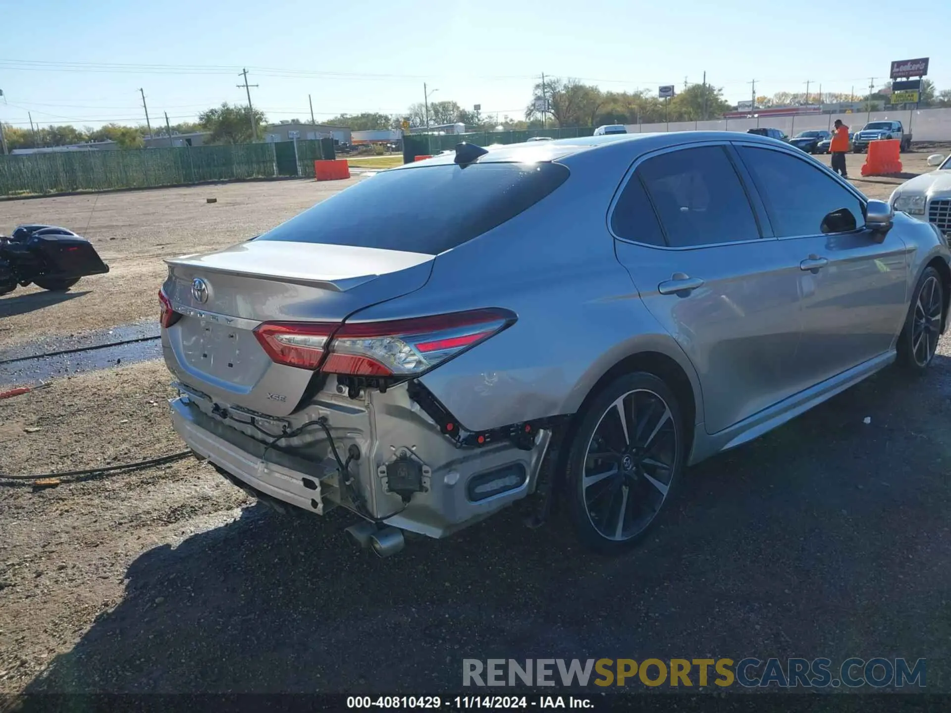 4 Photograph of a damaged car 4T1BZ1HK8KU023768 TOYOTA CAMRY 2019