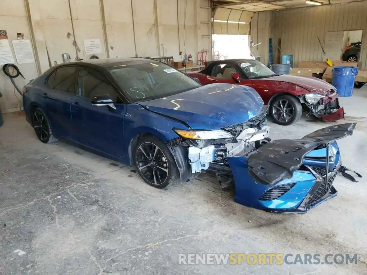 1 Photograph of a damaged car 4T1BZ1HK8KU025262 TOYOTA CAMRY 2019