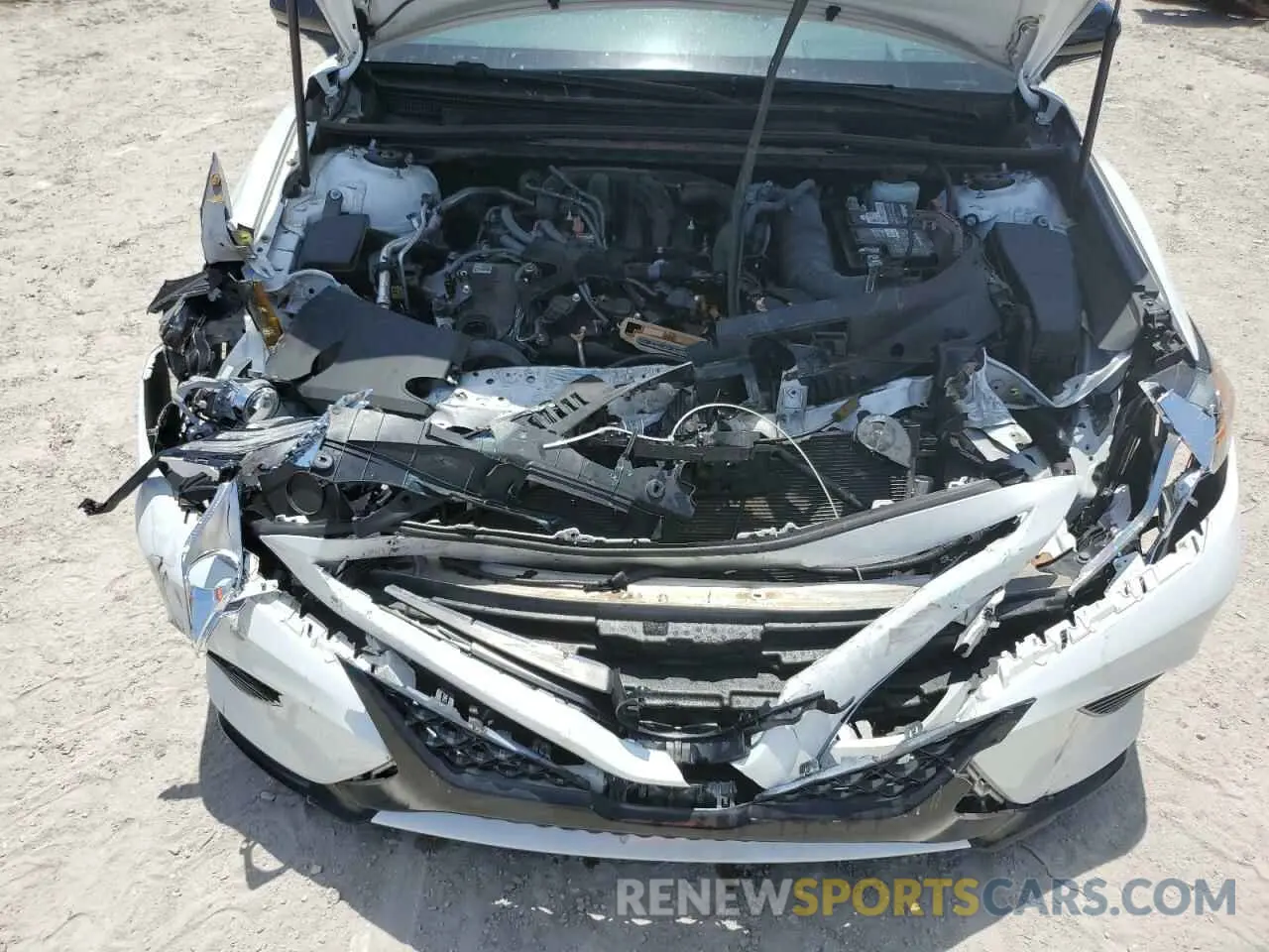 11 Photograph of a damaged car 4T1BZ1HK8KU026301 TOYOTA CAMRY 2019
