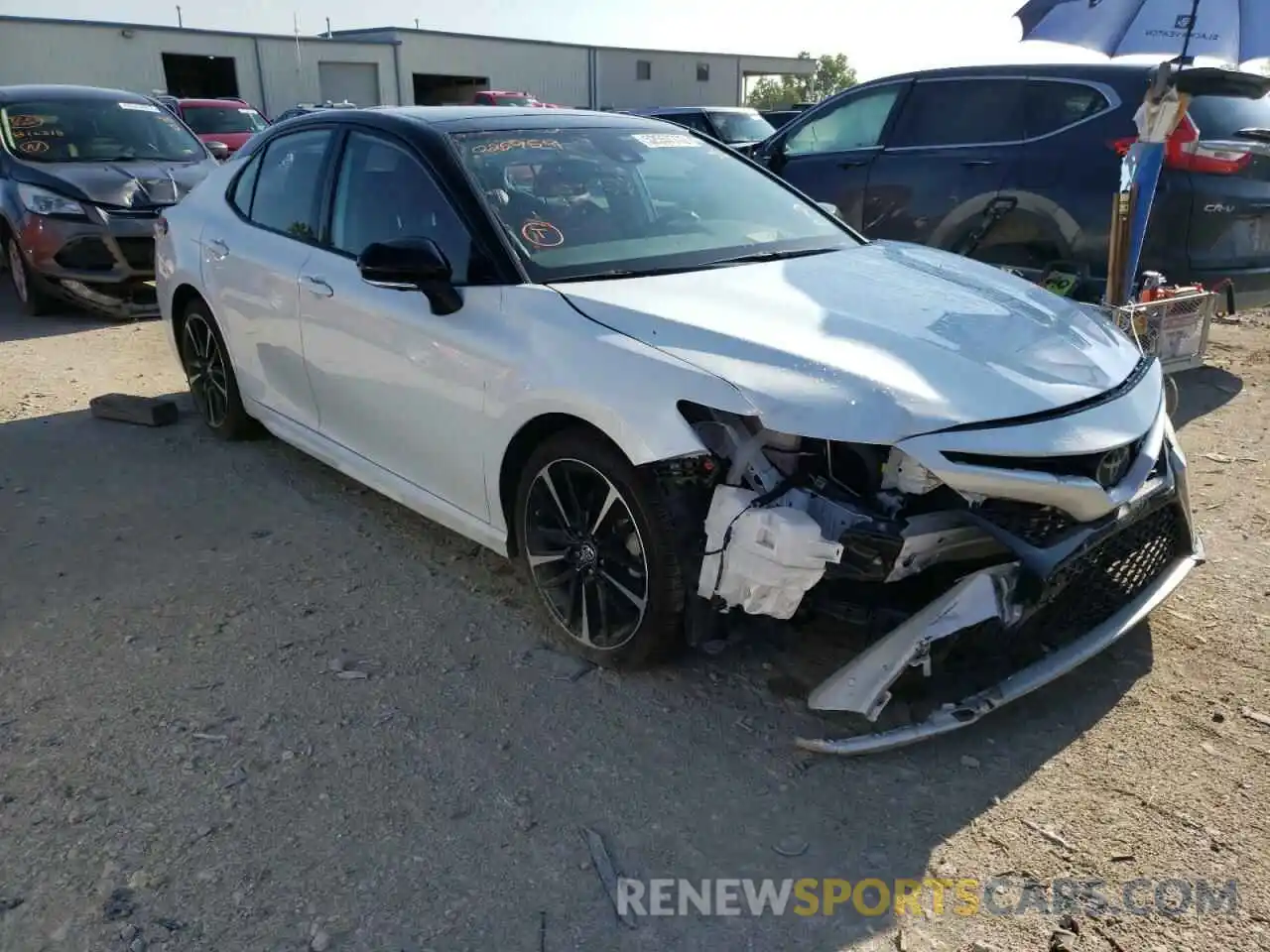 1 Photograph of a damaged car 4T1BZ1HK8KU026959 TOYOTA CAMRY 2019