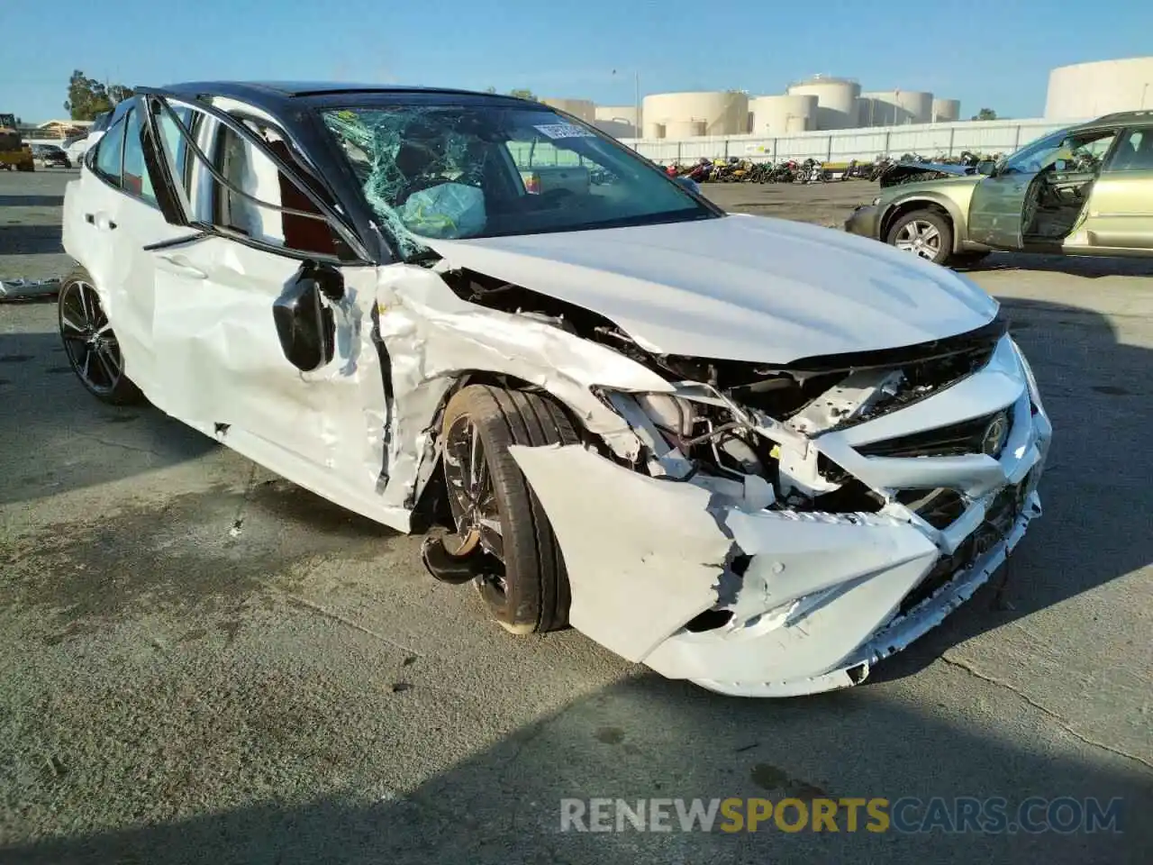 1 Photograph of a damaged car 4T1BZ1HK8KU028310 TOYOTA CAMRY 2019