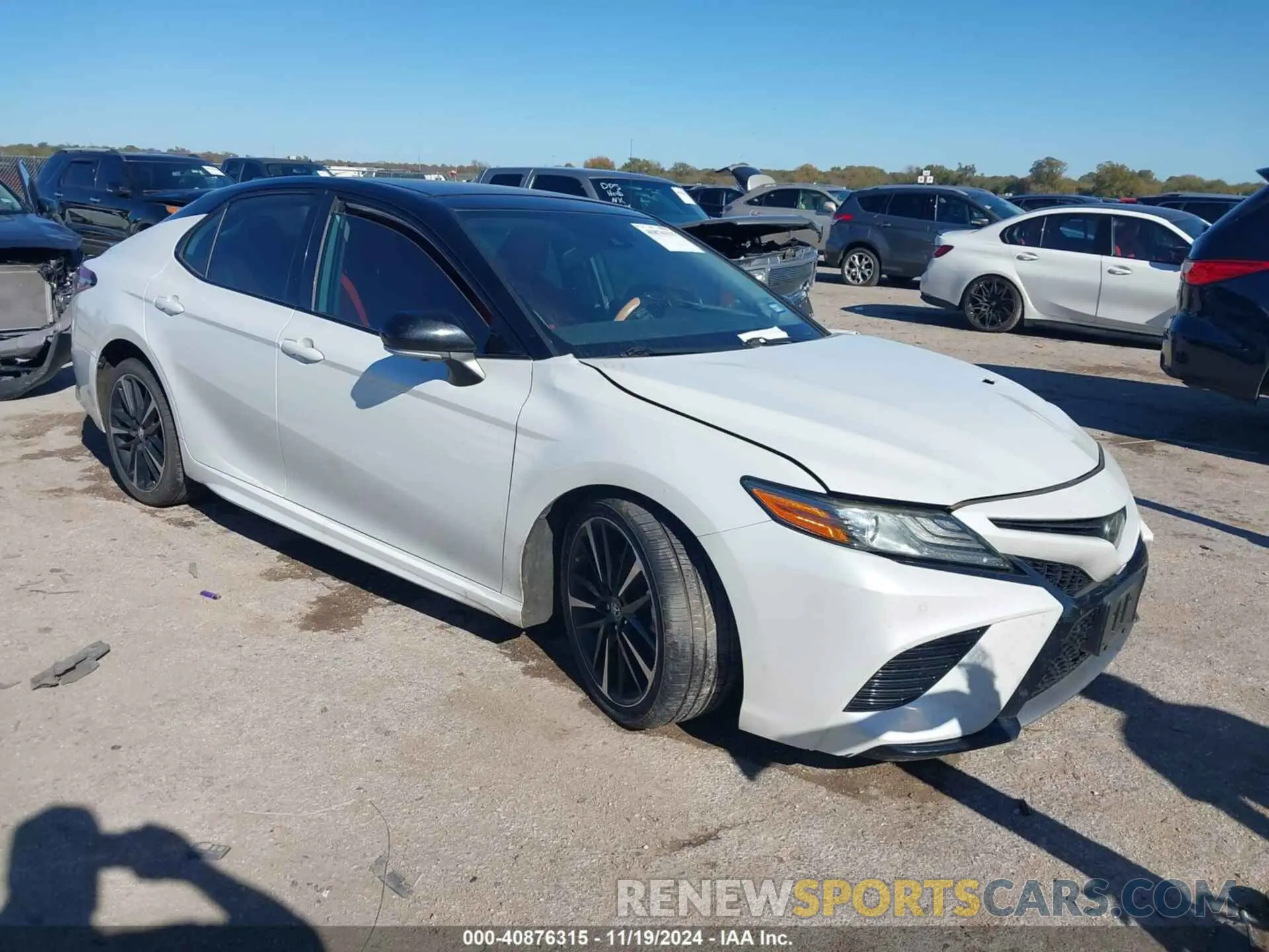 1 Photograph of a damaged car 4T1BZ1HK8KU028789 TOYOTA CAMRY 2019