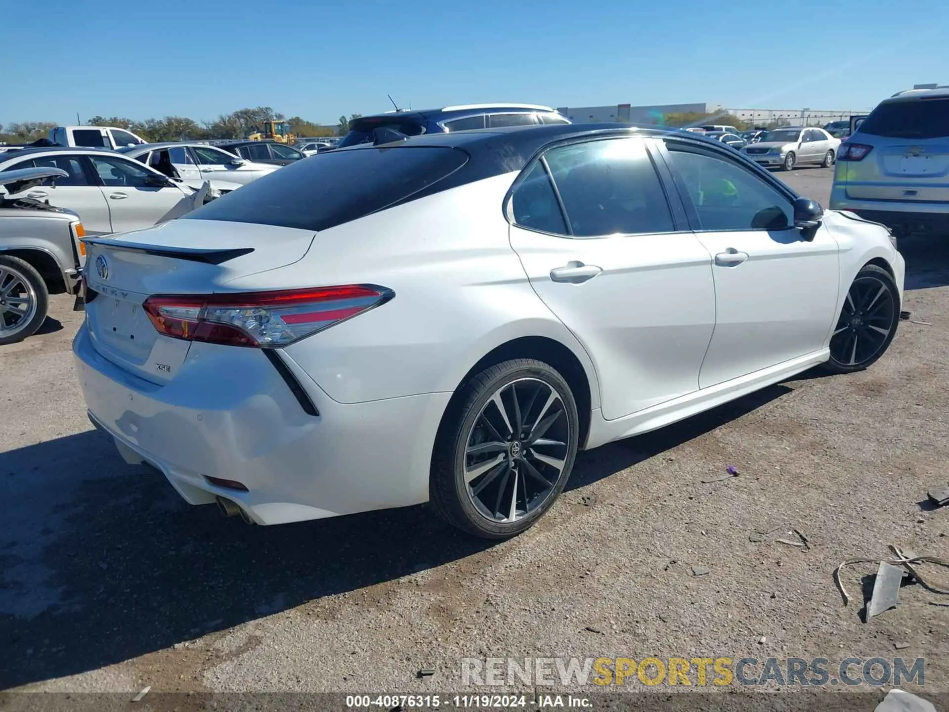 4 Photograph of a damaged car 4T1BZ1HK8KU028789 TOYOTA CAMRY 2019