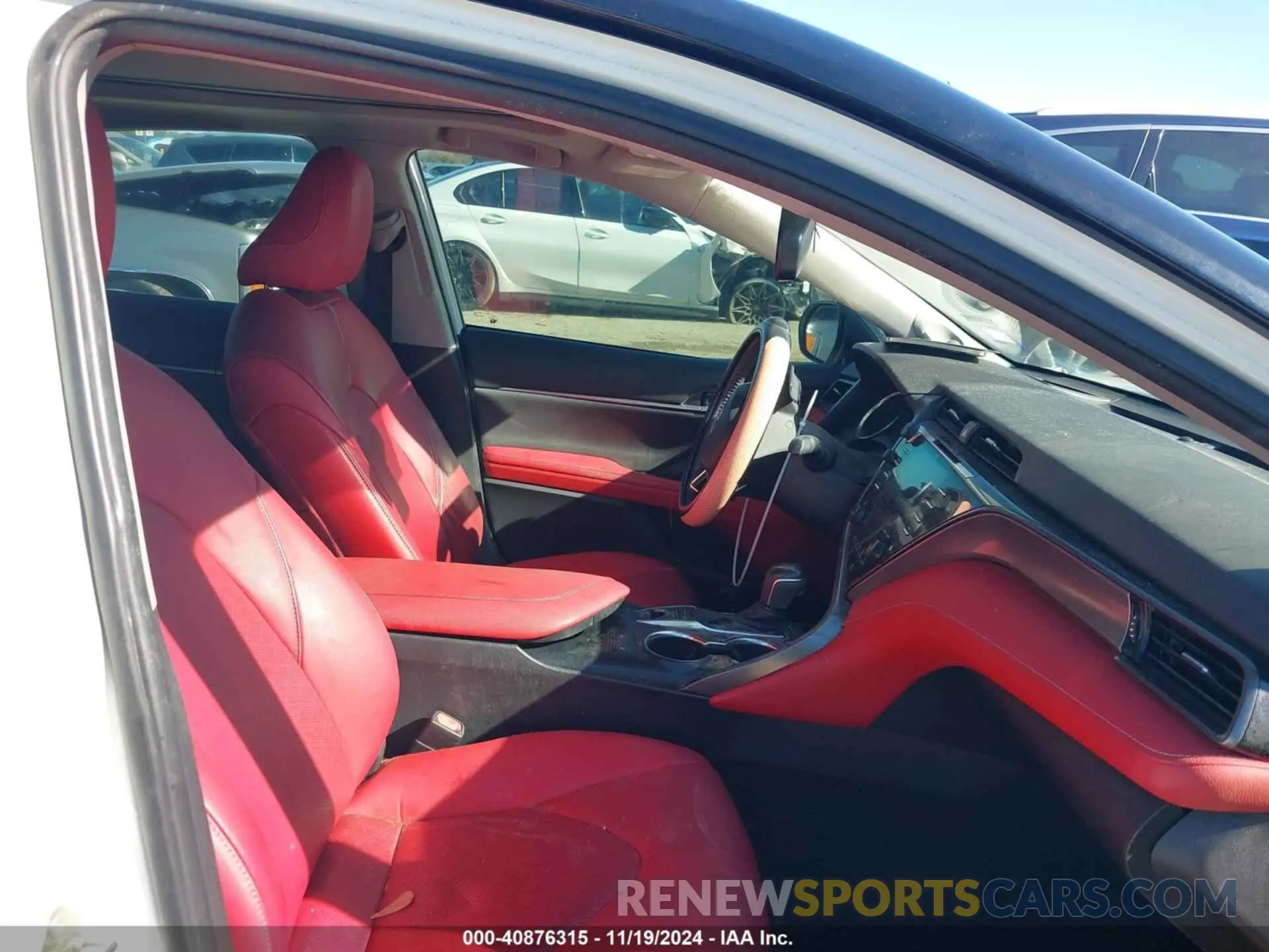 5 Photograph of a damaged car 4T1BZ1HK8KU028789 TOYOTA CAMRY 2019