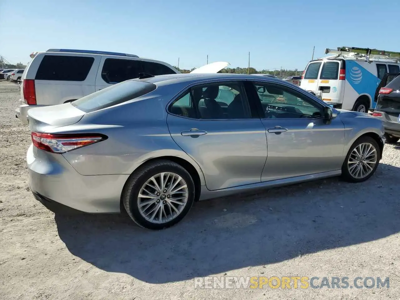 3 Photograph of a damaged car 4T1BZ1HK8KU030199 TOYOTA CAMRY 2019