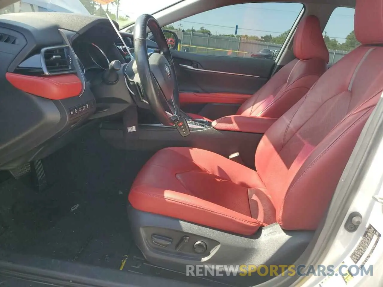 7 Photograph of a damaged car 4T1BZ1HK8KU032275 TOYOTA CAMRY 2019
