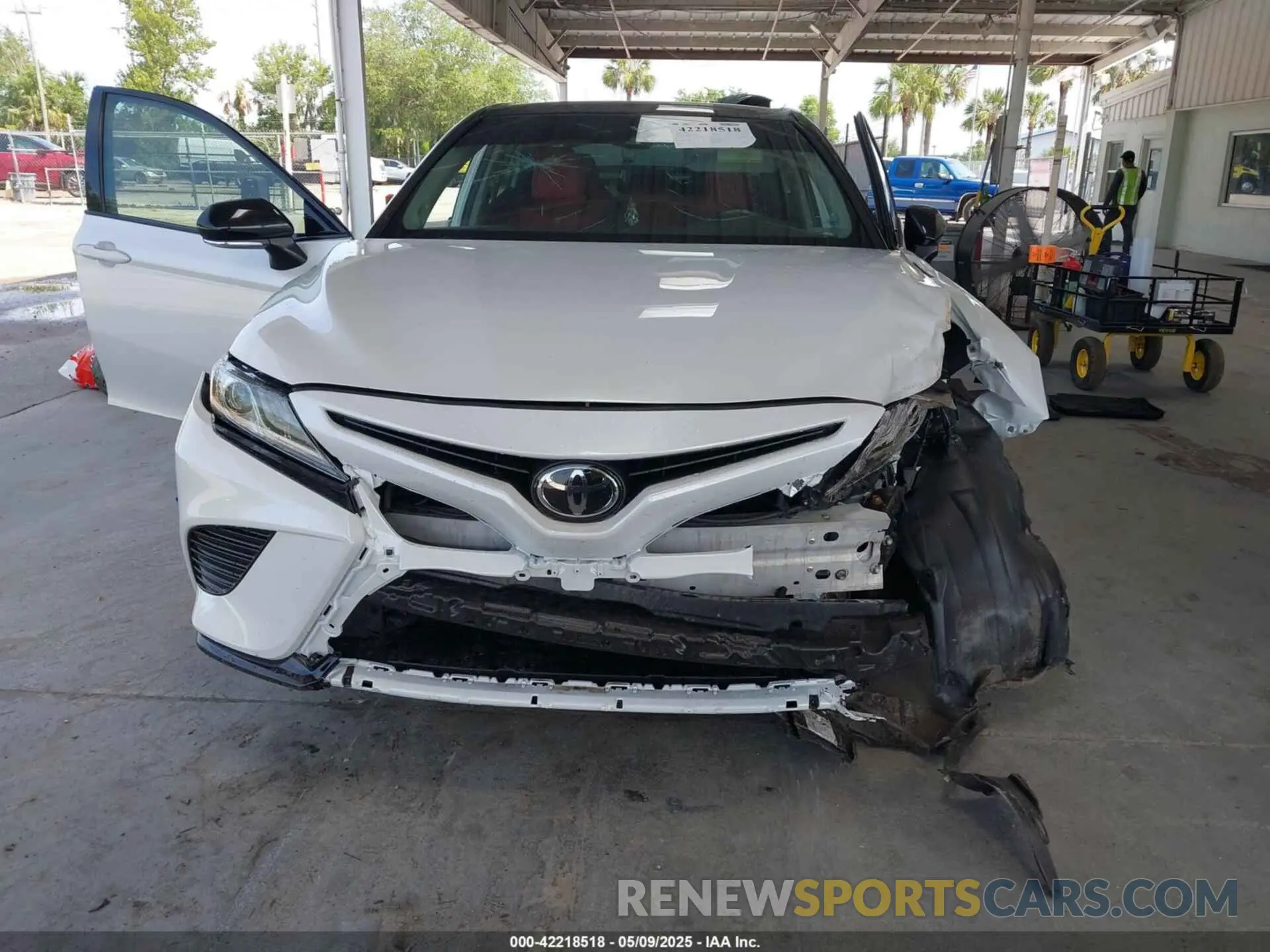11 Photograph of a damaged car 4T1BZ1HK9KU023858 TOYOTA CAMRY 2019