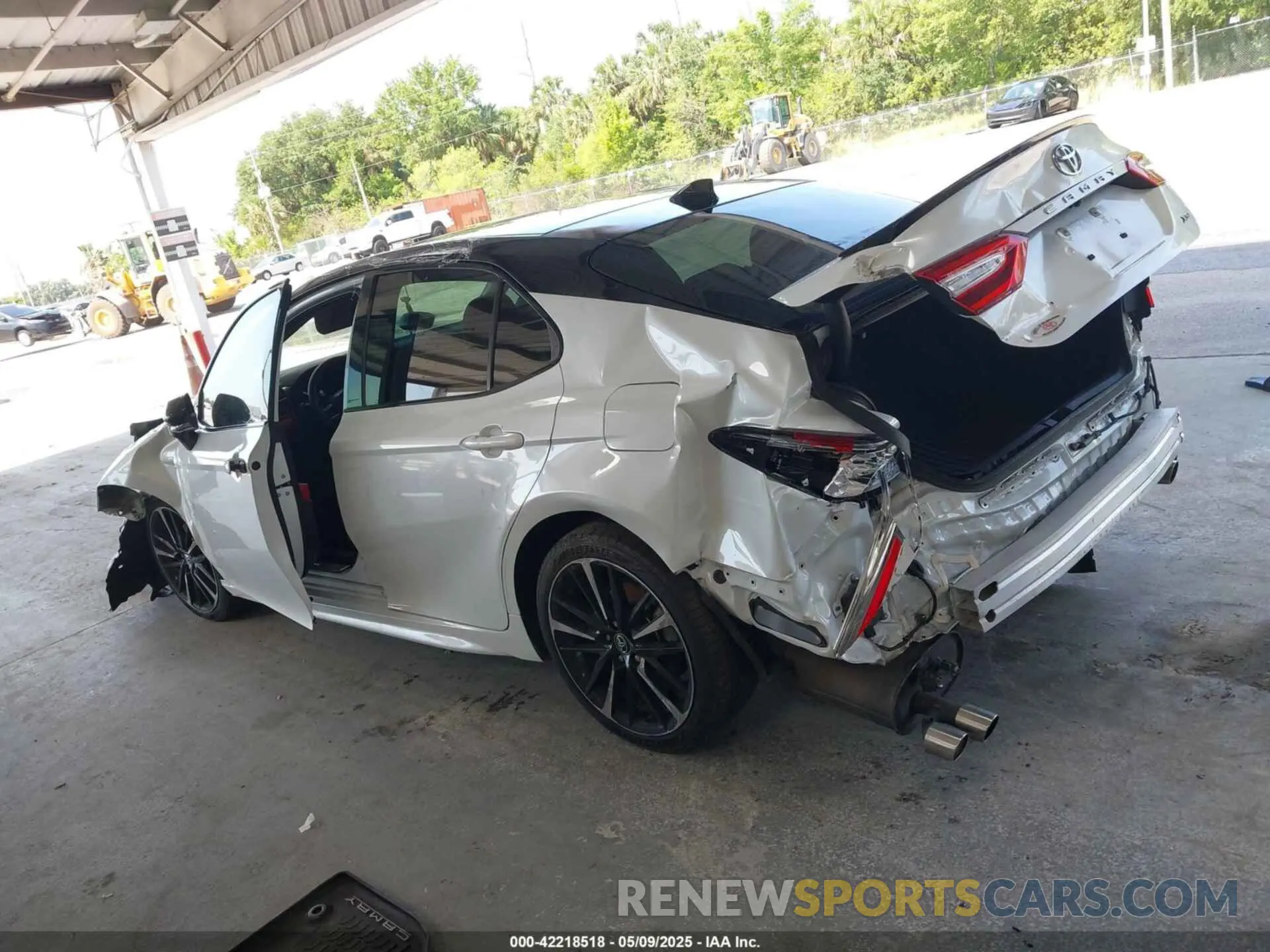 13 Photograph of a damaged car 4T1BZ1HK9KU023858 TOYOTA CAMRY 2019