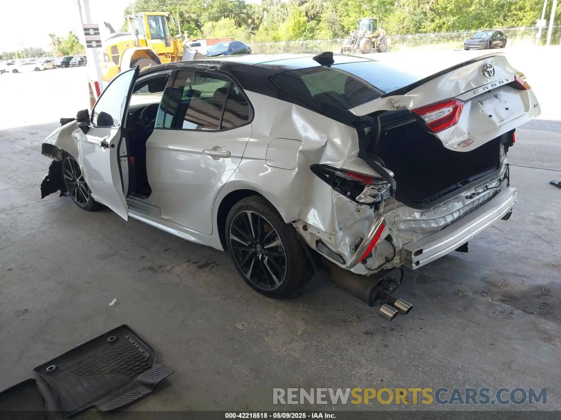 3 Photograph of a damaged car 4T1BZ1HK9KU023858 TOYOTA CAMRY 2019
