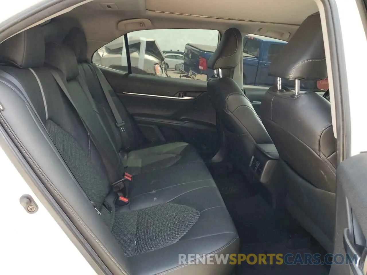 10 Photograph of a damaged car 4T1BZ1HK9KU023990 TOYOTA CAMRY 2019