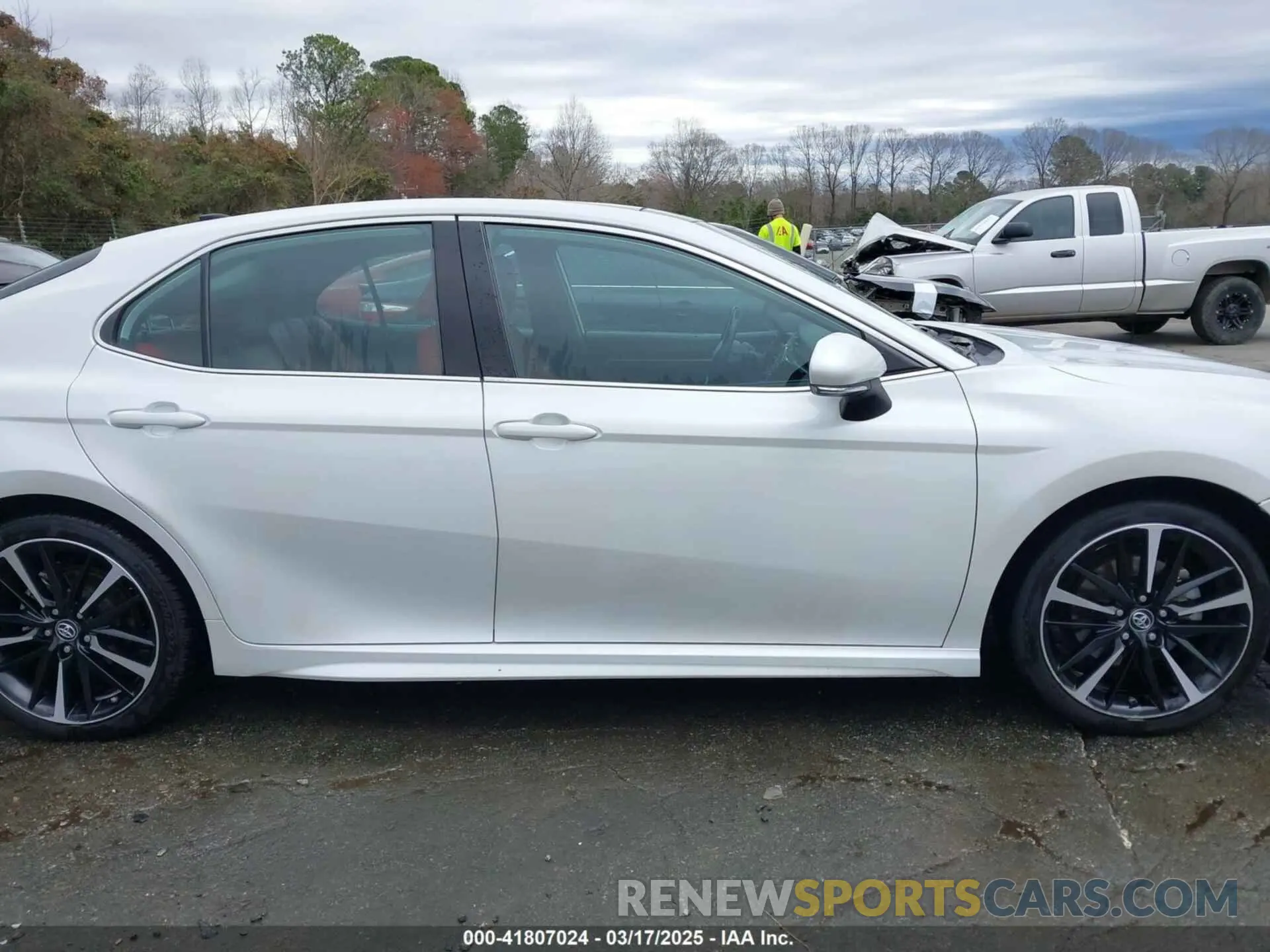 13 Photograph of a damaged car 4T1BZ1HK9KU026436 TOYOTA CAMRY 2019