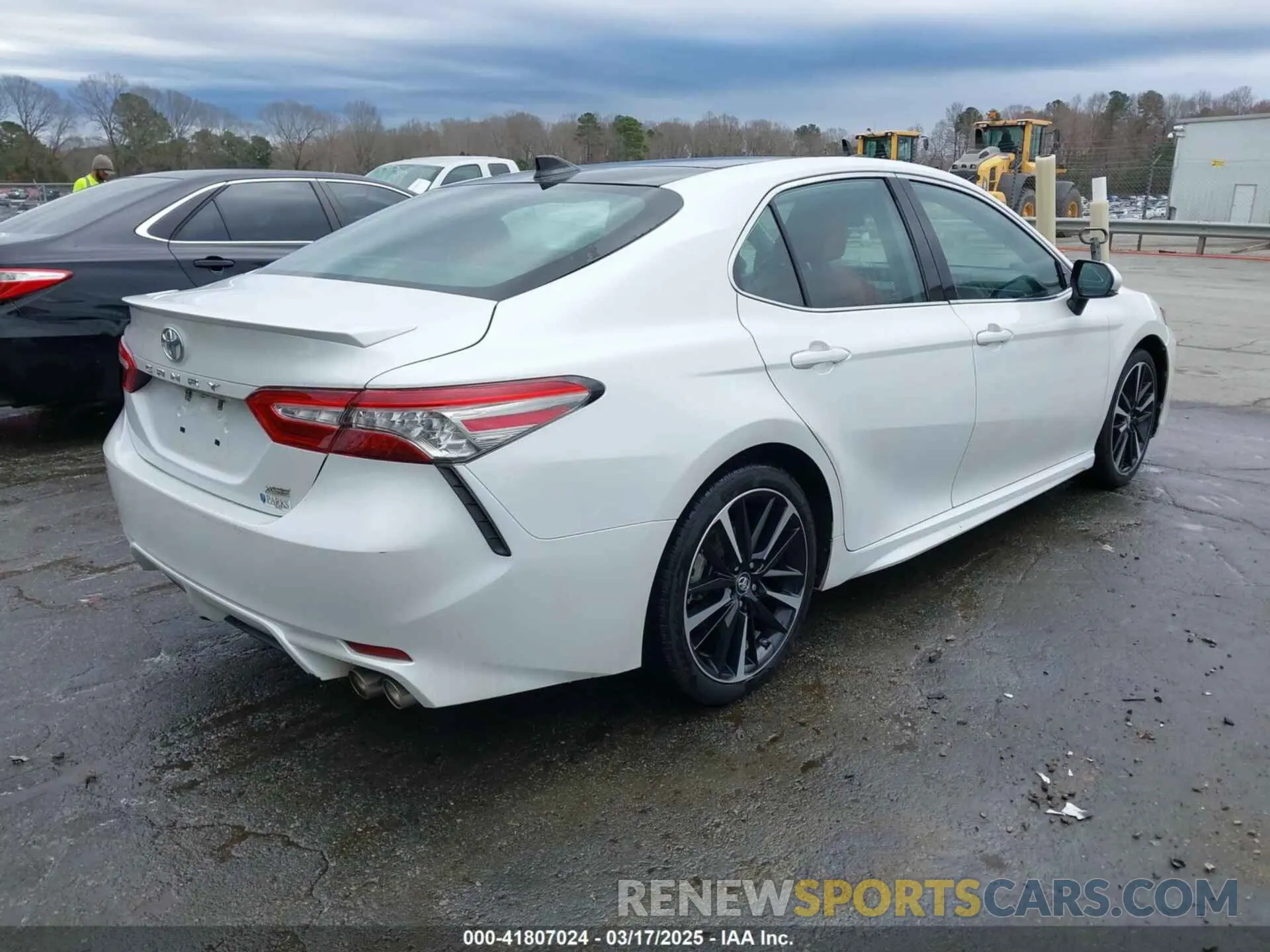 4 Photograph of a damaged car 4T1BZ1HK9KU026436 TOYOTA CAMRY 2019