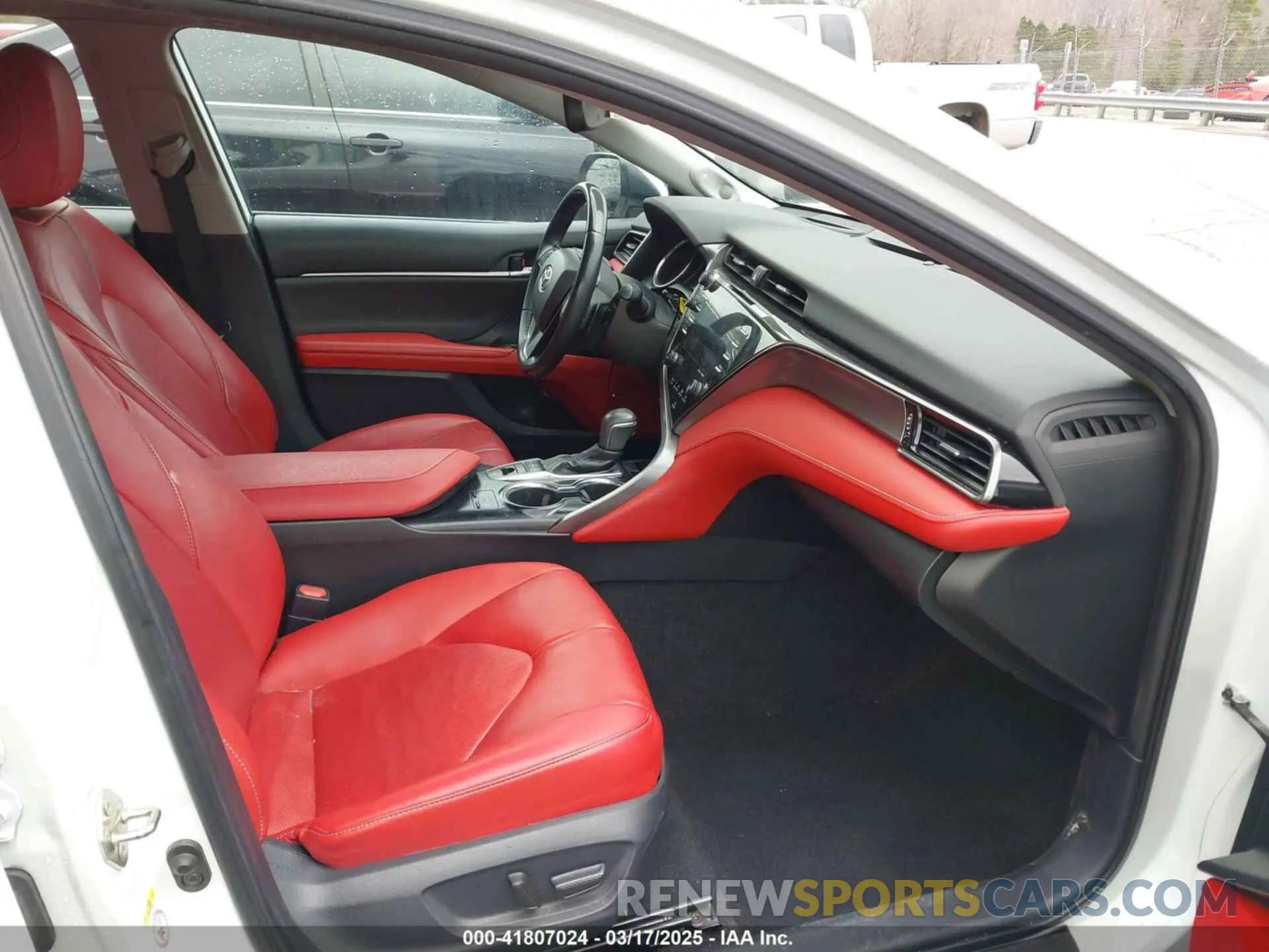 5 Photograph of a damaged car 4T1BZ1HK9KU026436 TOYOTA CAMRY 2019
