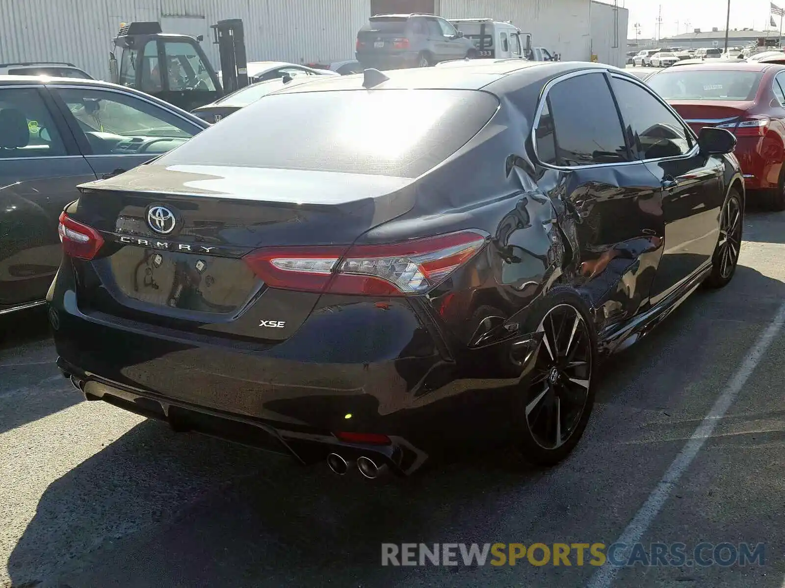 4 Photograph of a damaged car 4T1BZ1HK9KU027134 TOYOTA CAMRY 2019