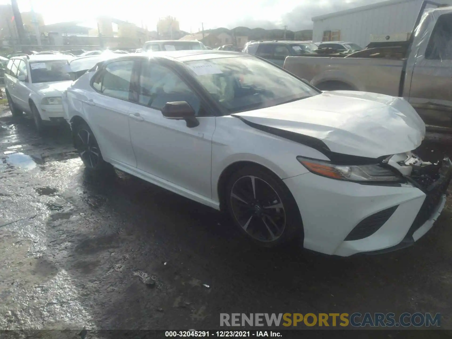 1 Photograph of a damaged car 4T1BZ1HK9KU029496 TOYOTA CAMRY 2019