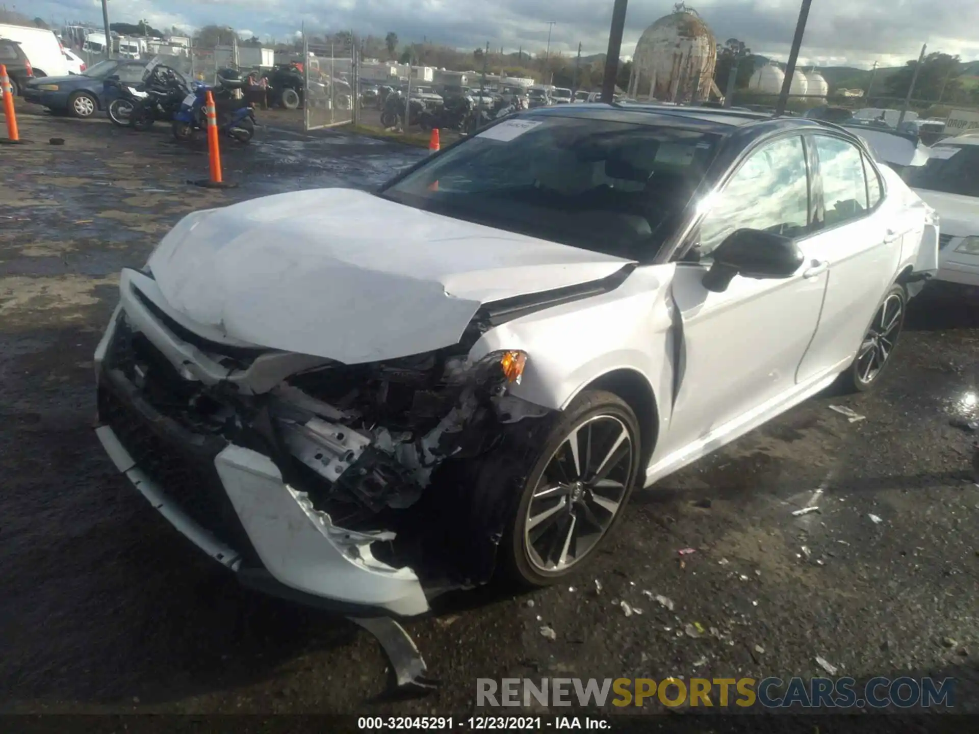 2 Photograph of a damaged car 4T1BZ1HK9KU029496 TOYOTA CAMRY 2019