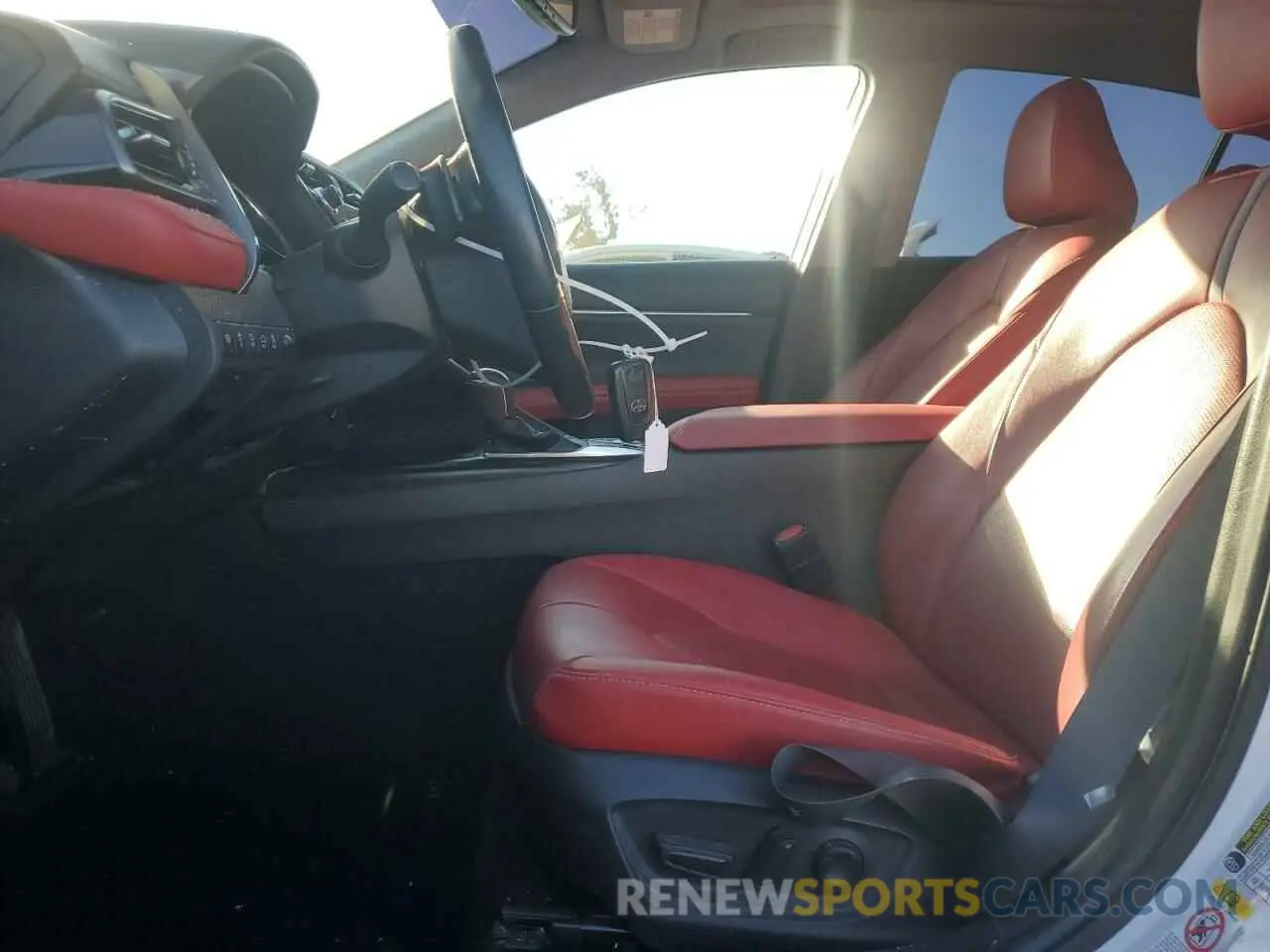 7 Photograph of a damaged car 4T1BZ1HKXKU024503 TOYOTA CAMRY 2019