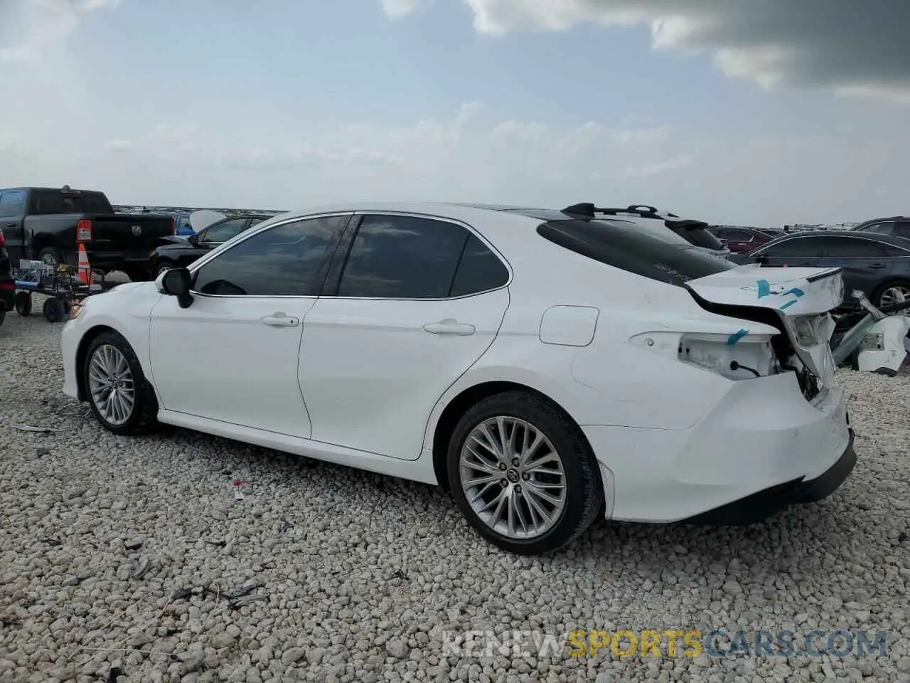 2 Photograph of a damaged car 4T1BZ1HKXKU028289 TOYOTA CAMRY 2019