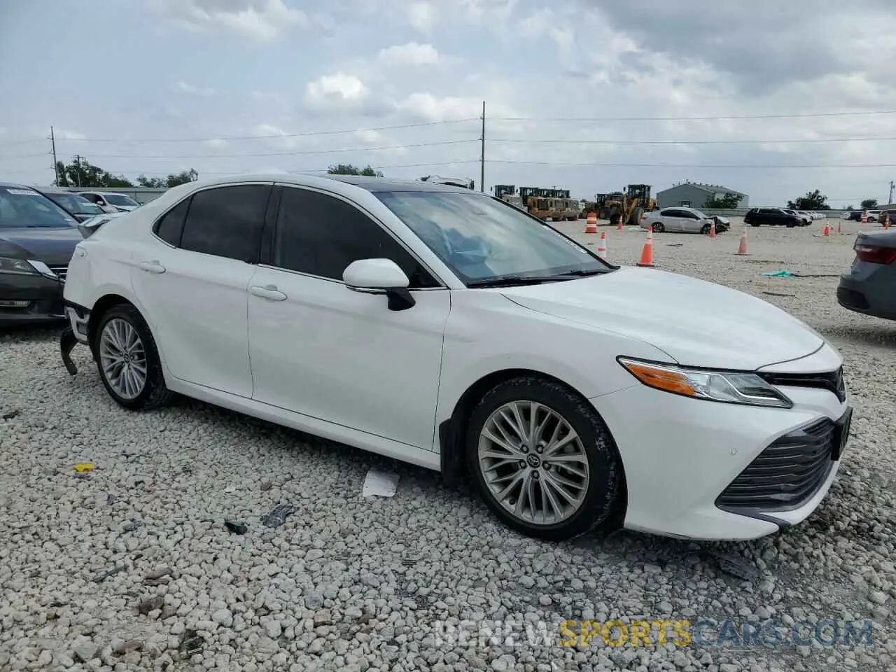 4 Photograph of a damaged car 4T1BZ1HKXKU028289 TOYOTA CAMRY 2019