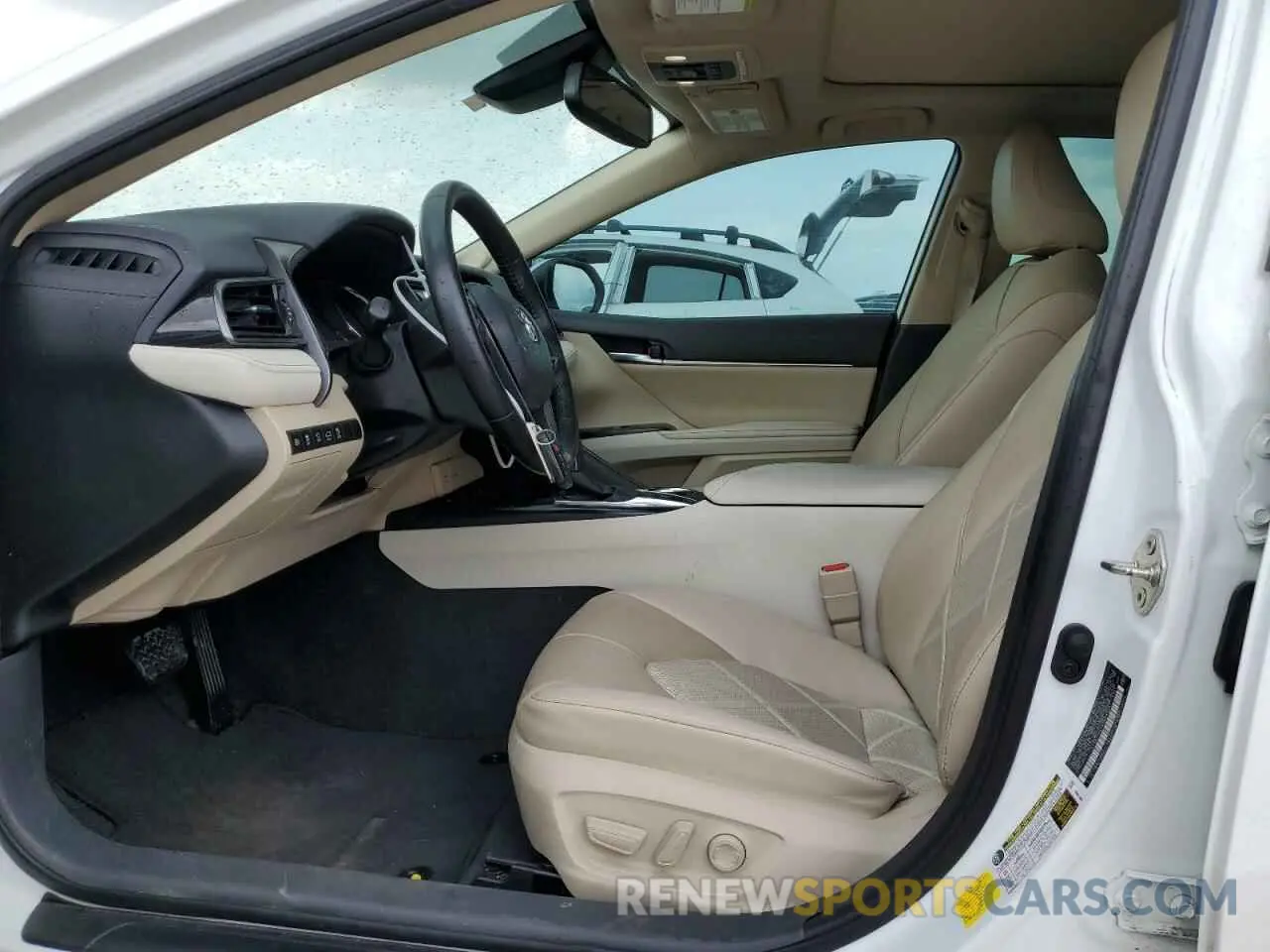 7 Photograph of a damaged car 4T1BZ1HKXKU028289 TOYOTA CAMRY 2019