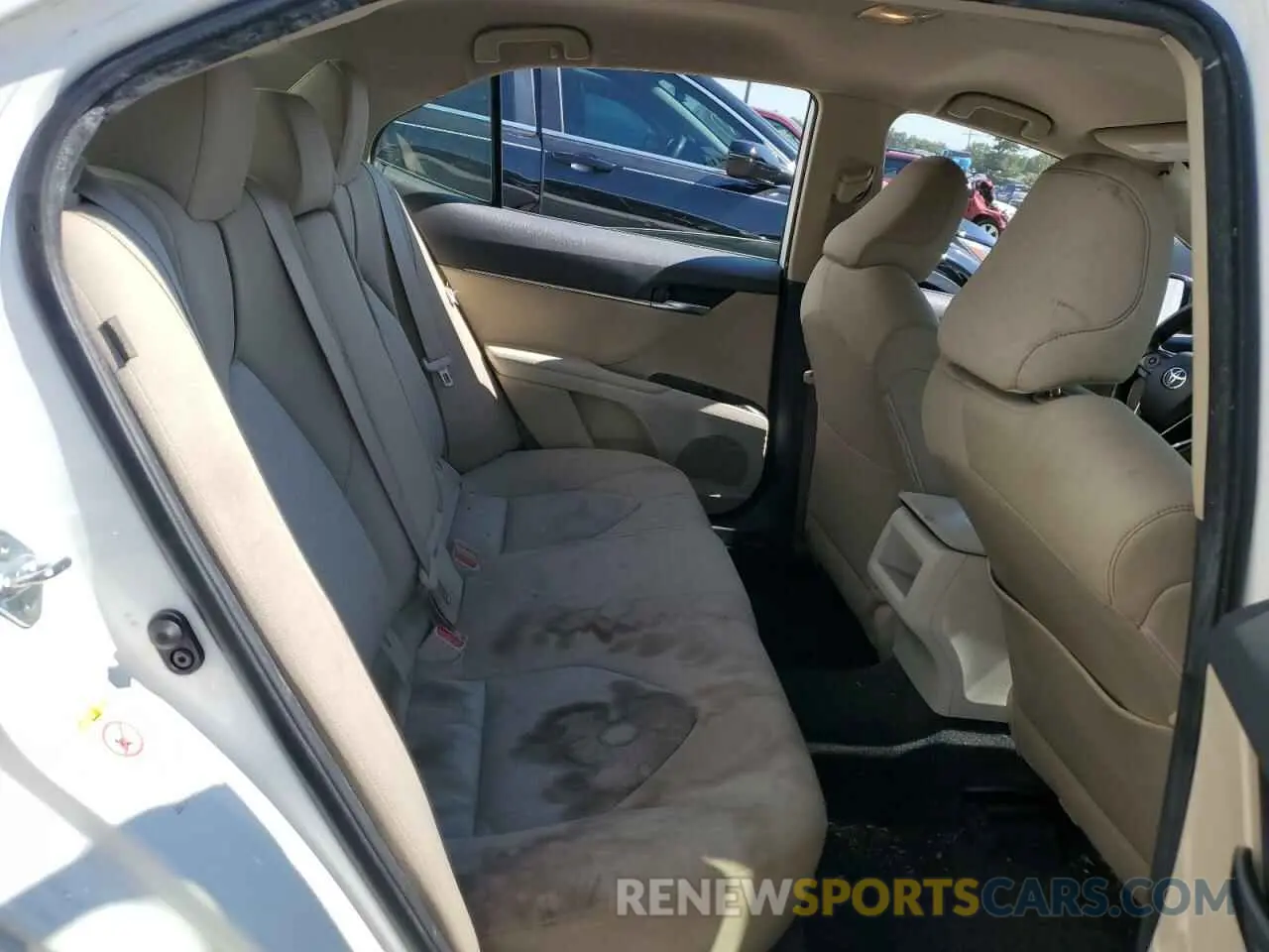 10 Photograph of a damaged car JTNB11HK5K3082984 TOYOTA CAMRY 2019