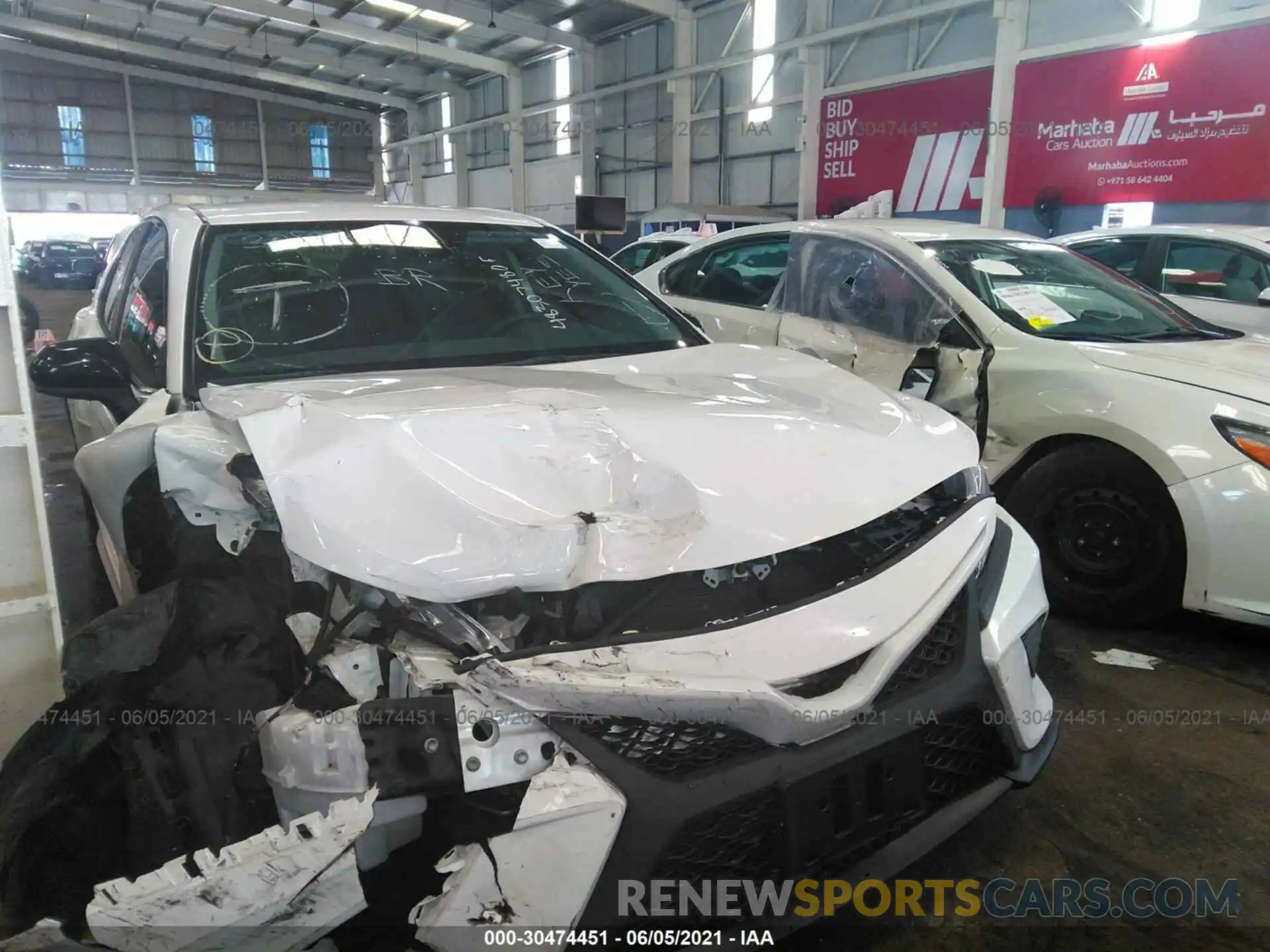 1 Photograph of a damaged car 00000000000308990 TOYOTA CAMRY 2020