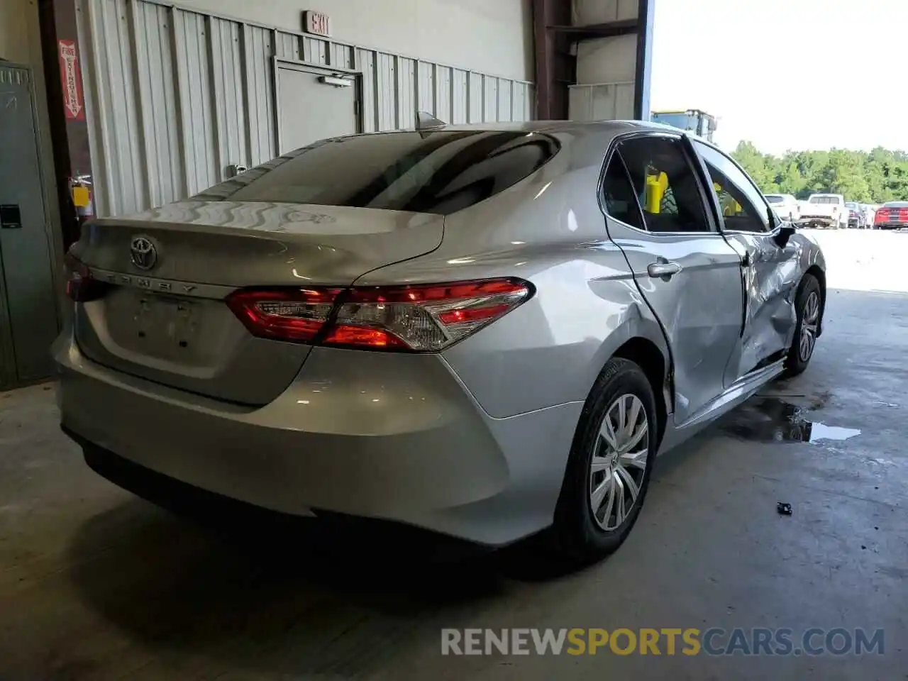 4 Photograph of a damaged car 4T1A11AK1LU859694 TOYOTA CAMRY 2020