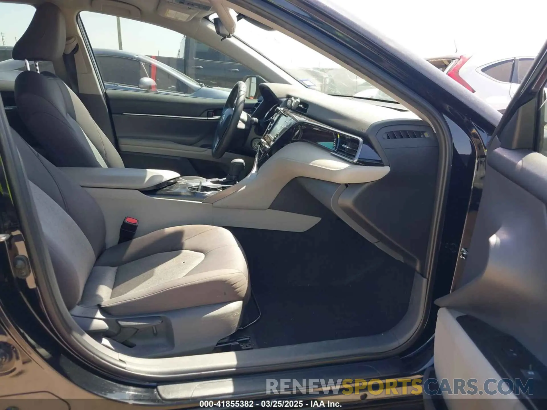 5 Photograph of a damaged car 4T1A11AK4LU868616 TOYOTA CAMRY 2020