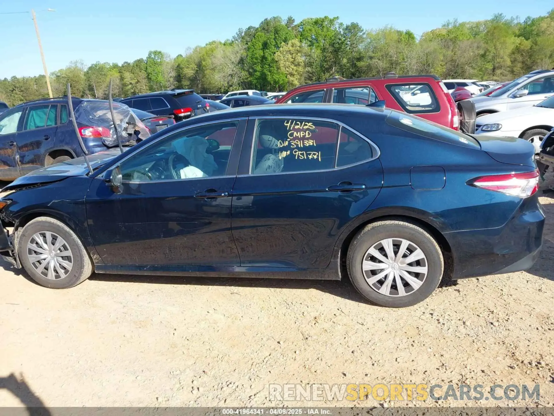 14 Photograph of a damaged car 4T1A11AK4LU951771 TOYOTA CAMRY 2020