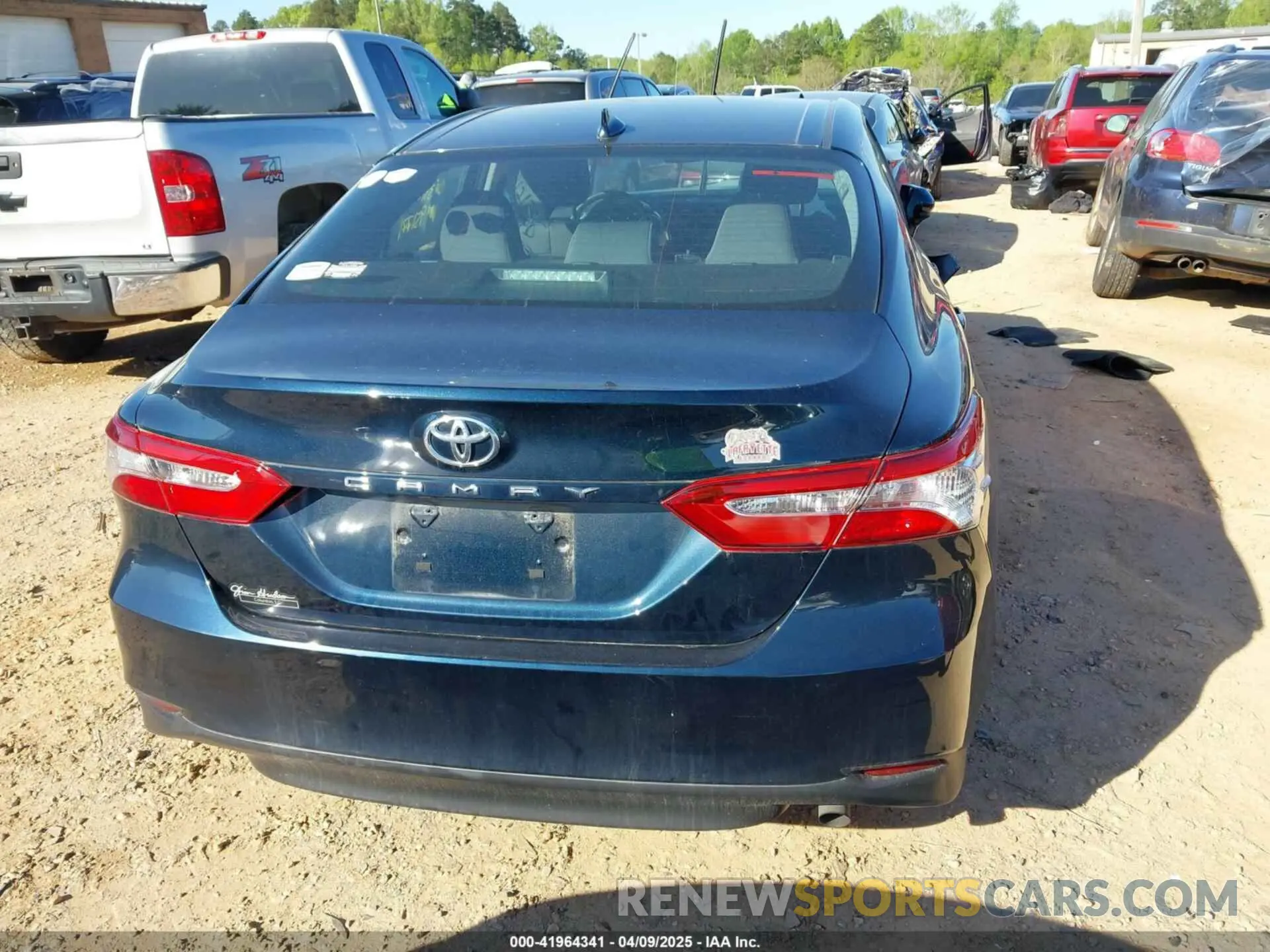 16 Photograph of a damaged car 4T1A11AK4LU951771 TOYOTA CAMRY 2020