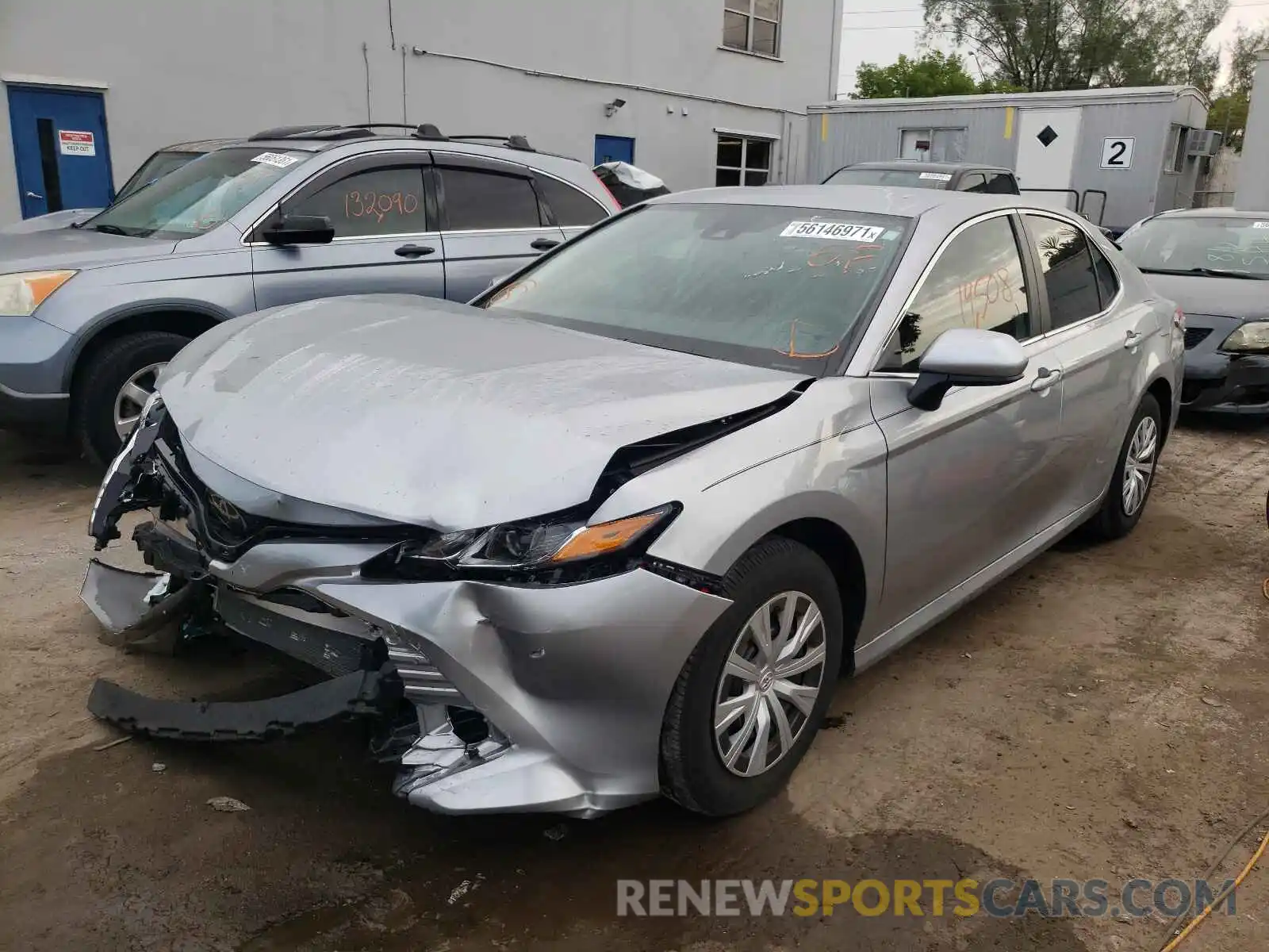 2 Photograph of a damaged car 4T1A11AK7LU858095 TOYOTA CAMRY 2020