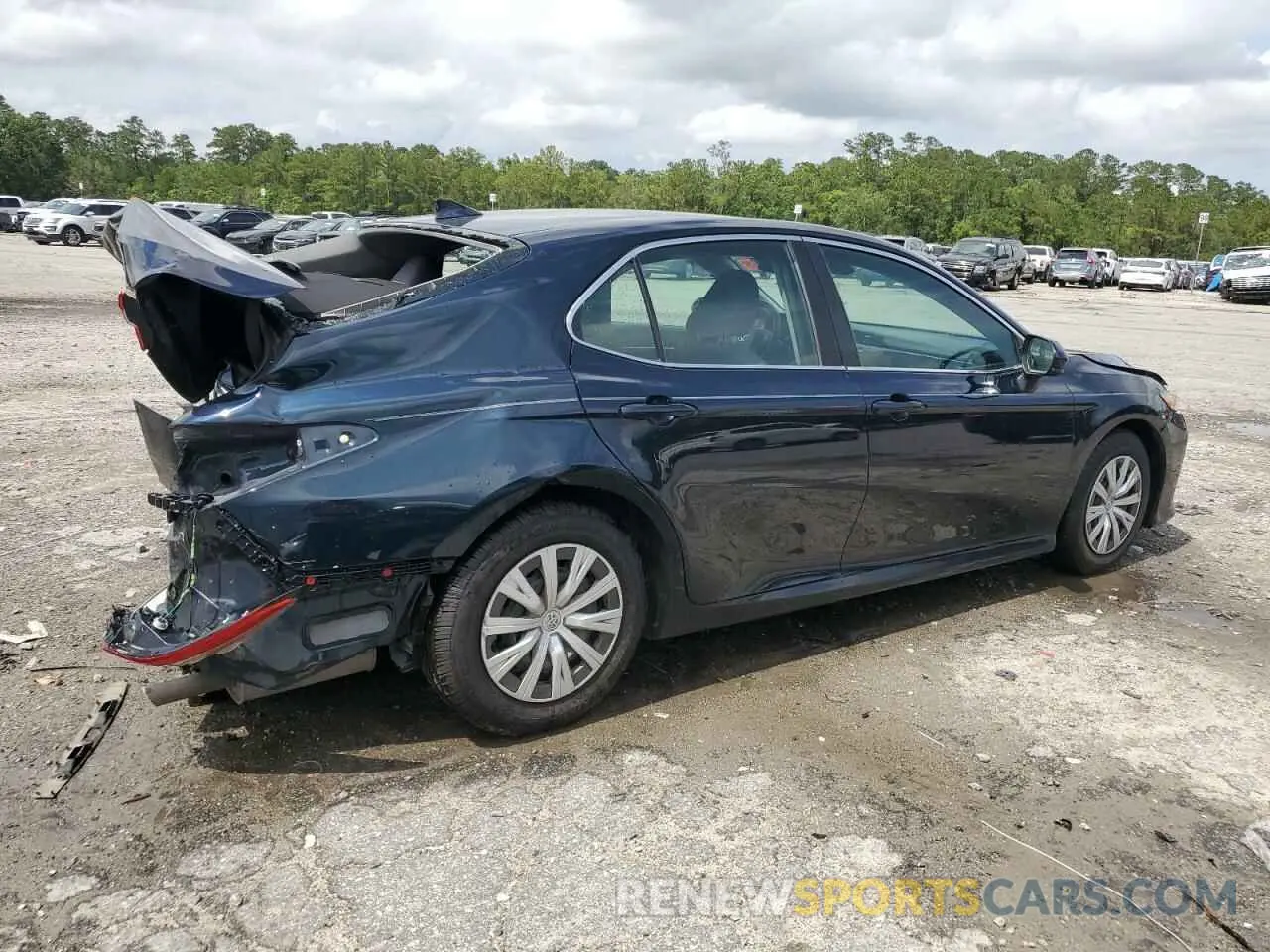 3 Photograph of a damaged car 4T1A11AK7LU887161 TOYOTA CAMRY 2020