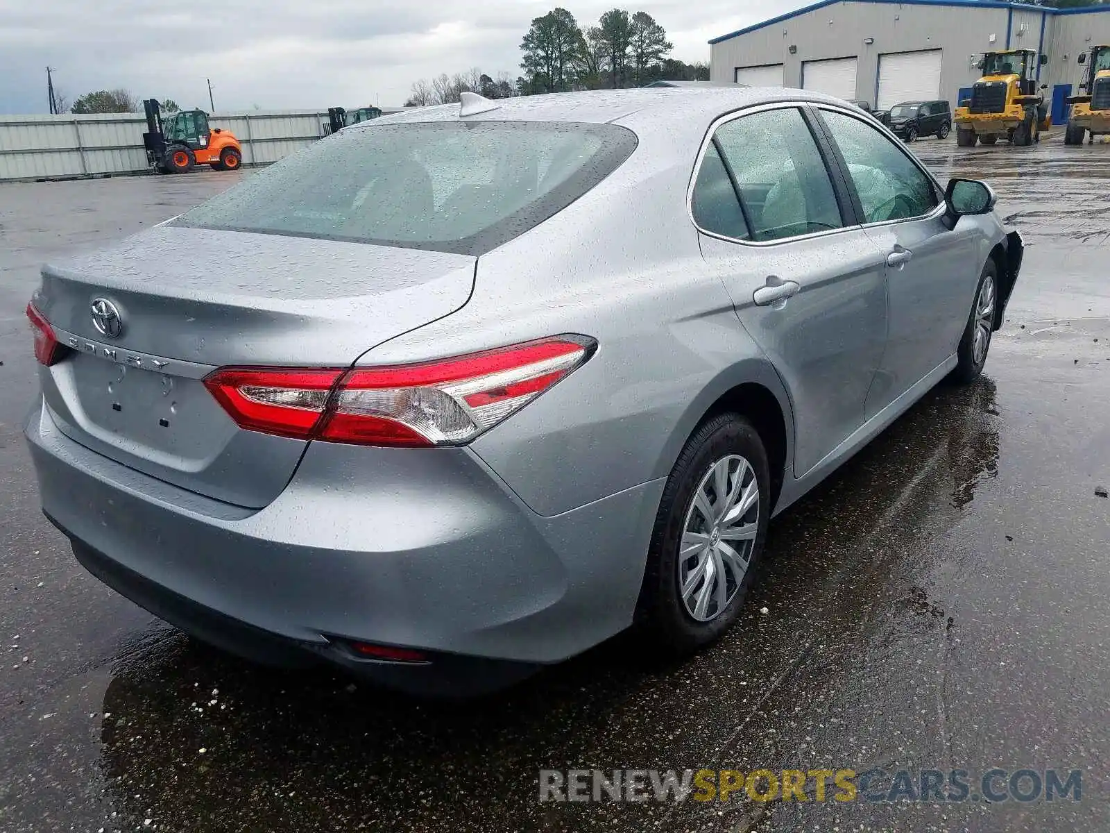 4 Photograph of a damaged car 4T1A11AK7LU894725 TOYOTA CAMRY 2020