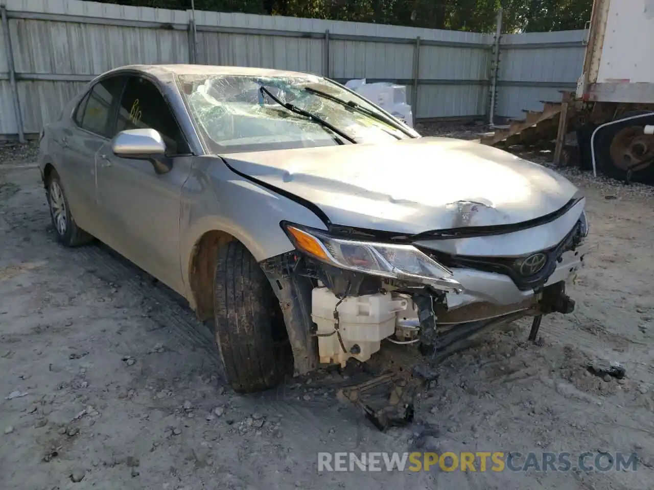 1 Photograph of a damaged car 4T1A11AK7LU939081 TOYOTA CAMRY 2020